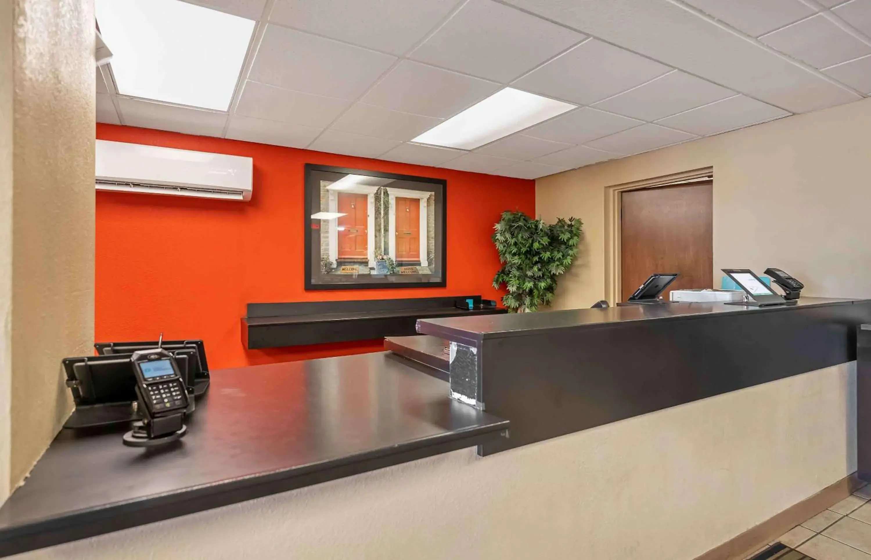 Lobby or reception in Extended Stay America Suites - Chicago - Burr Ridge Lobby or reception in Extended Stay America Suites - Chicago - Burr Ridge