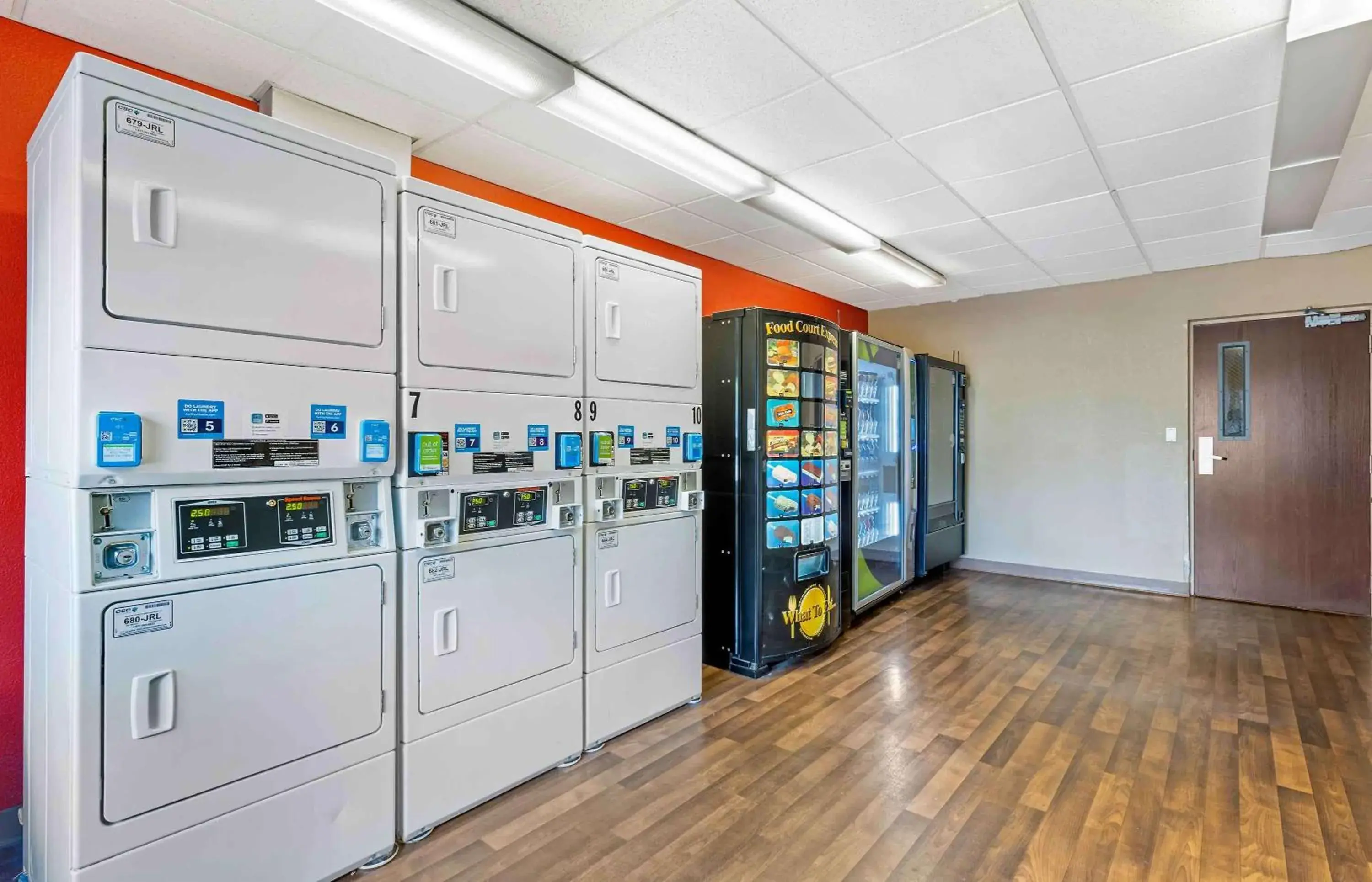 Property building in Extended Stay America Suites - Chicago - Burr Ridge Property building in Extended Stay America Suites - Chicago - Burr Ridge