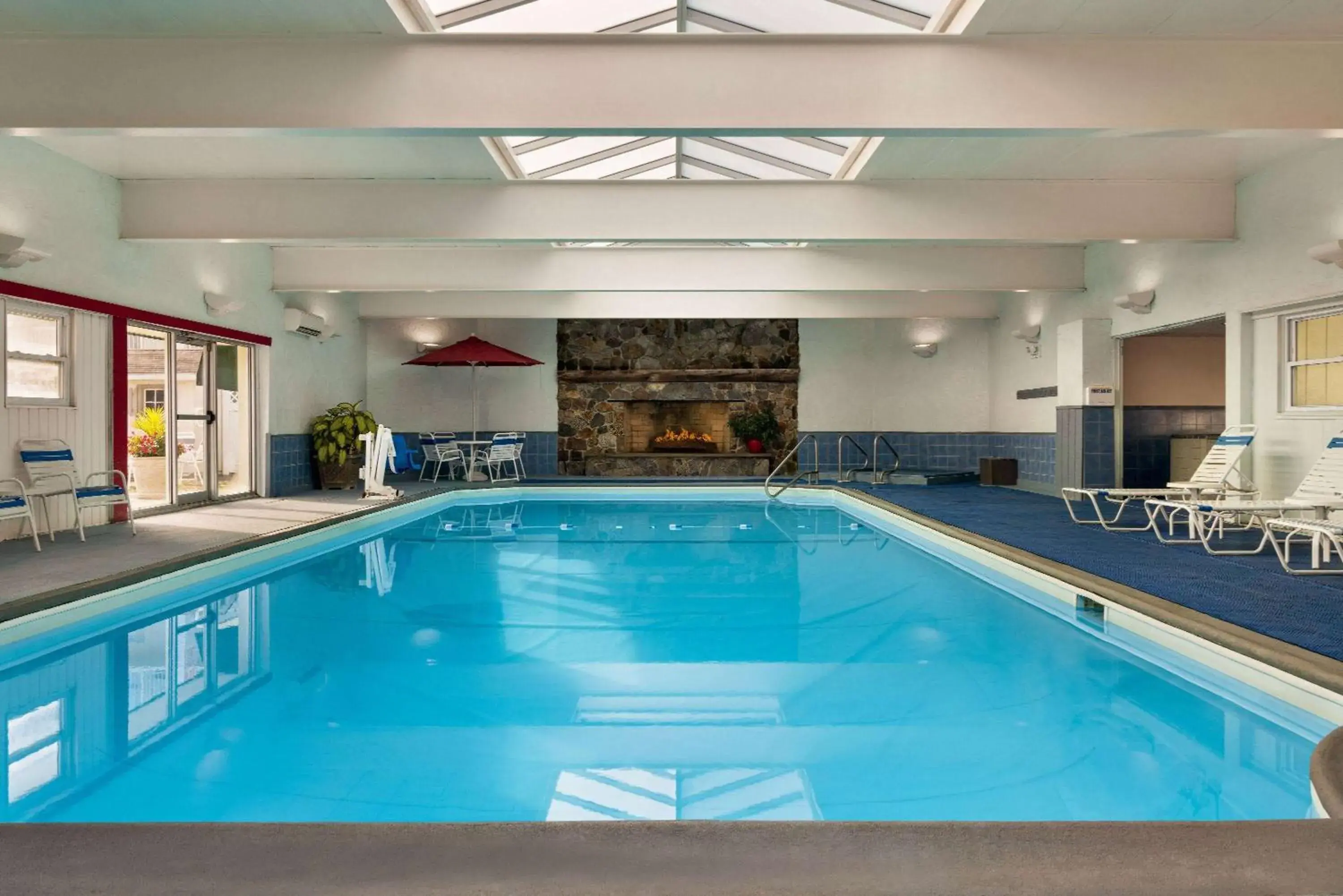 Swimming pool in Ramada Plaza by Wyndham Portland Swimming pool in Ramada Plaza by Wyndham Portland
