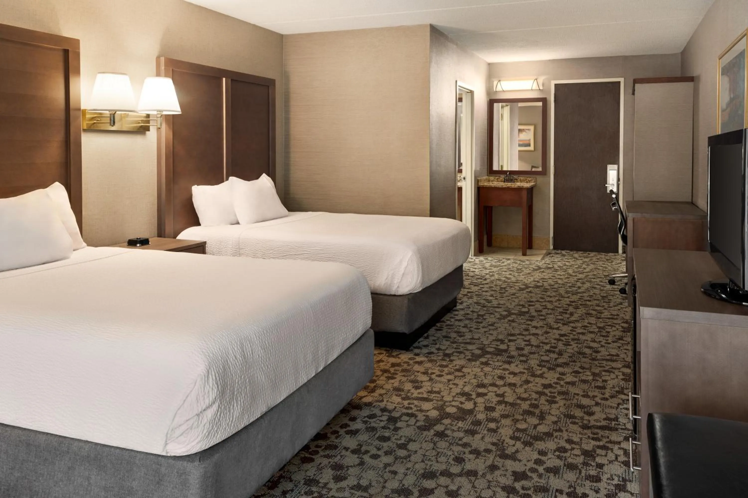 Bedroom, Bed in Ramada Plaza by Wyndham Portland