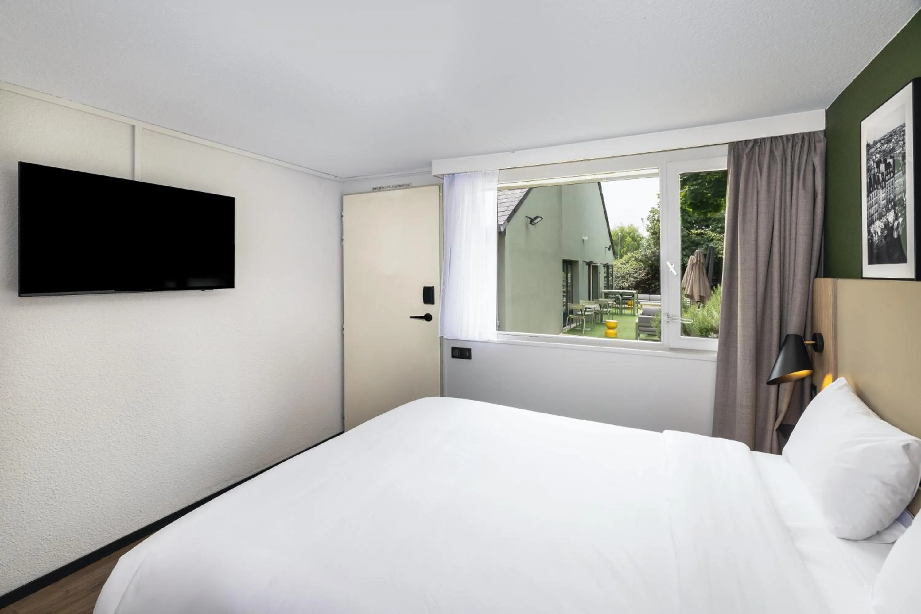 Garden view, Bed in Campanile Nature - Taverny