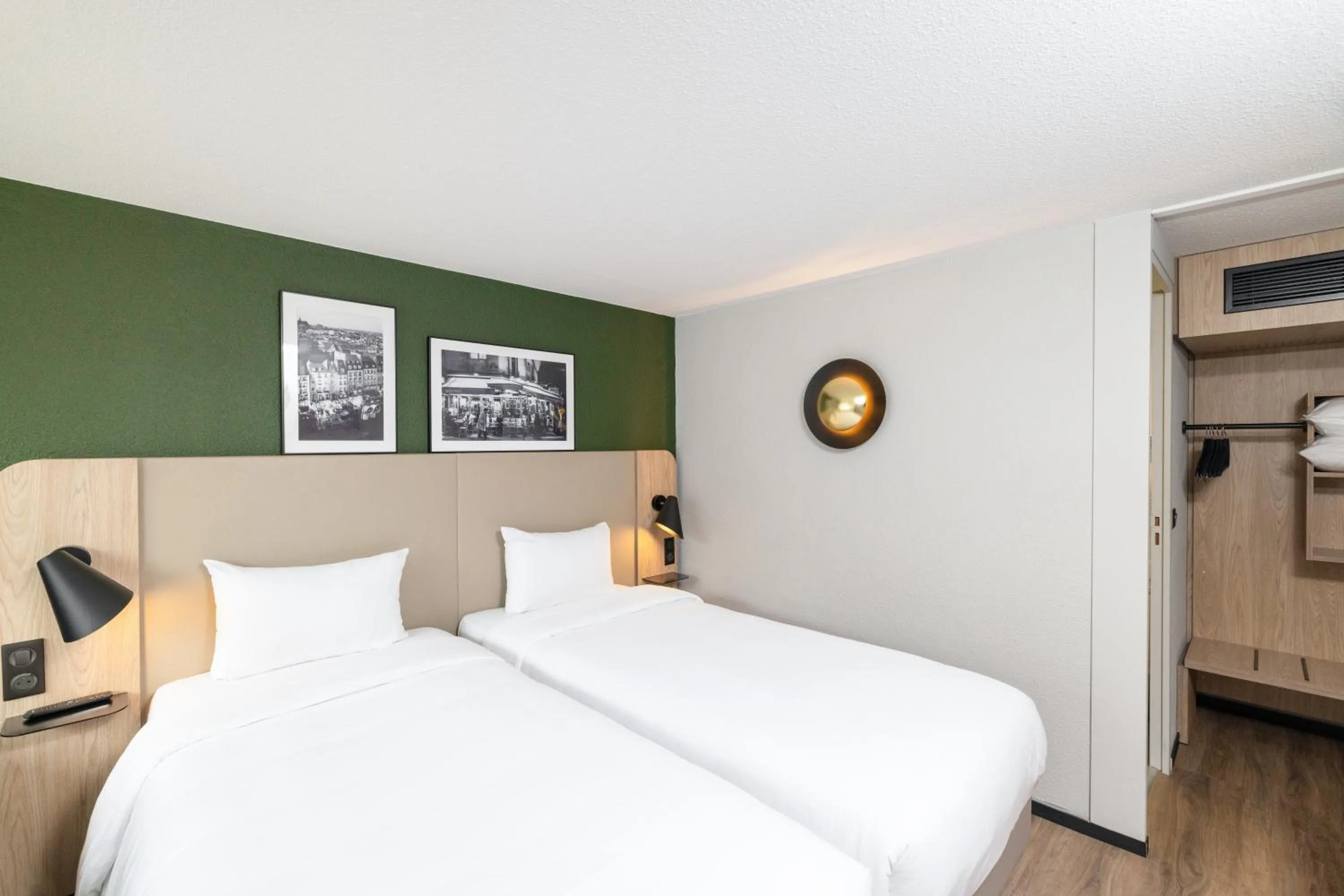 Bed in Campanile Nature - Taverny