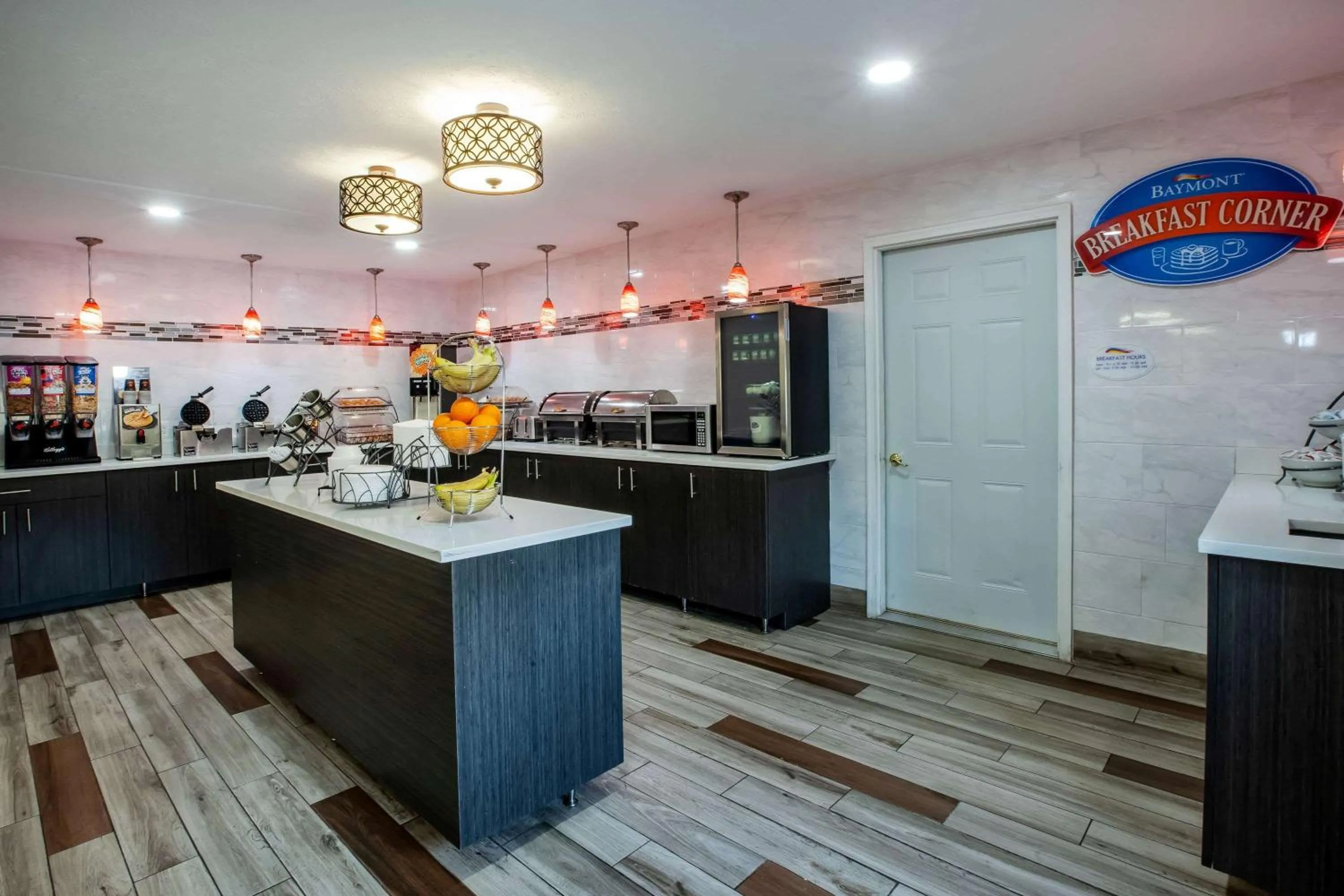 Restaurant/places to eat in Baymont by Wyndham Traverse City