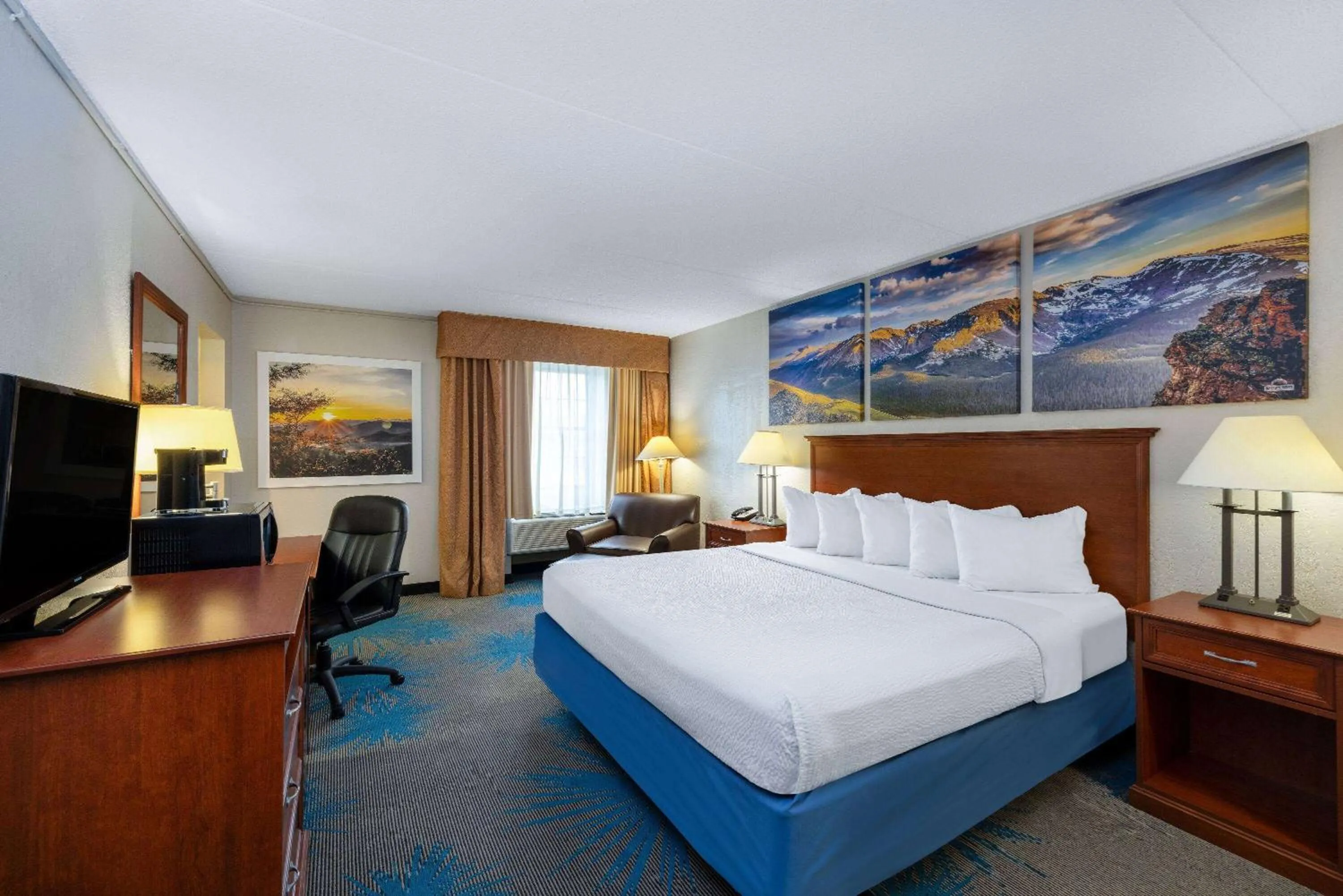Photo of the whole room, Bed in Days Inn by Wyndham Casper
