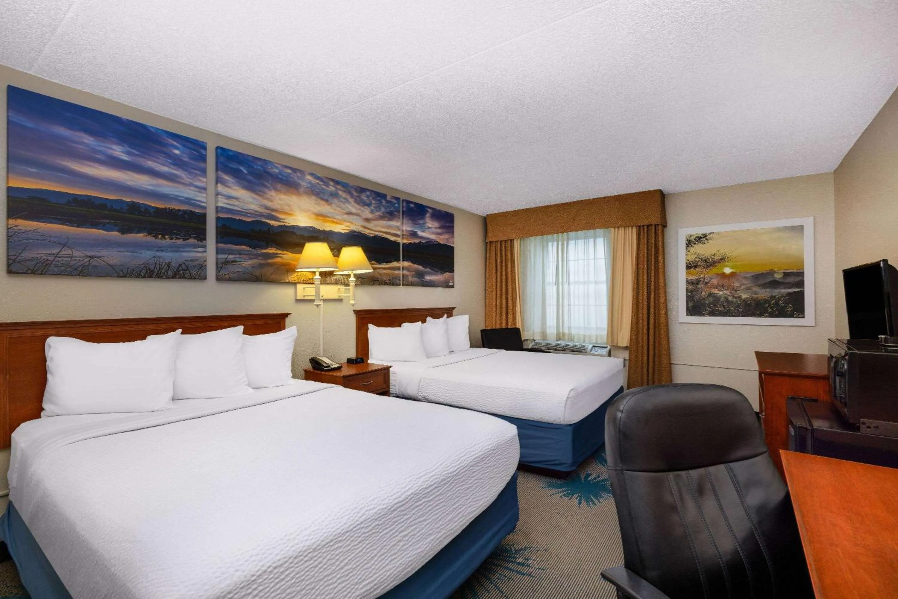 Photo of the whole room, Bed in Days Inn by Wyndham Casper
