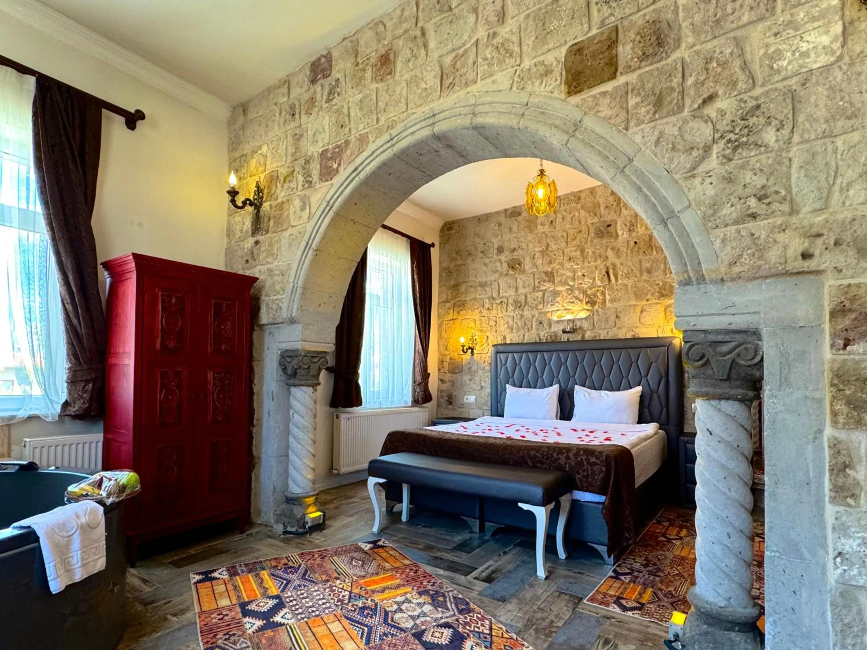 Bed in THE RED HORSE HOTEL