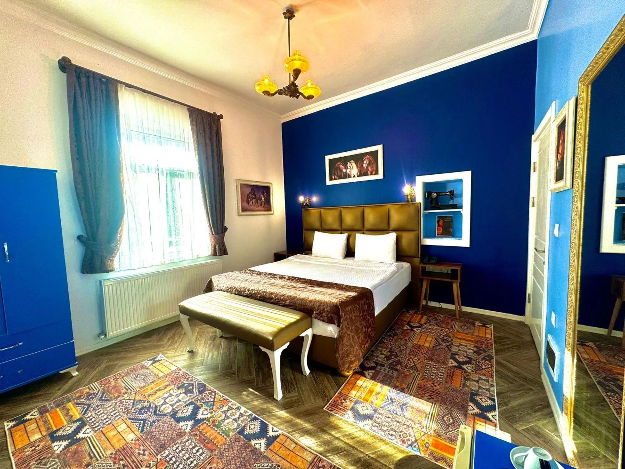 Bed in THE RED HORSE HOTEL