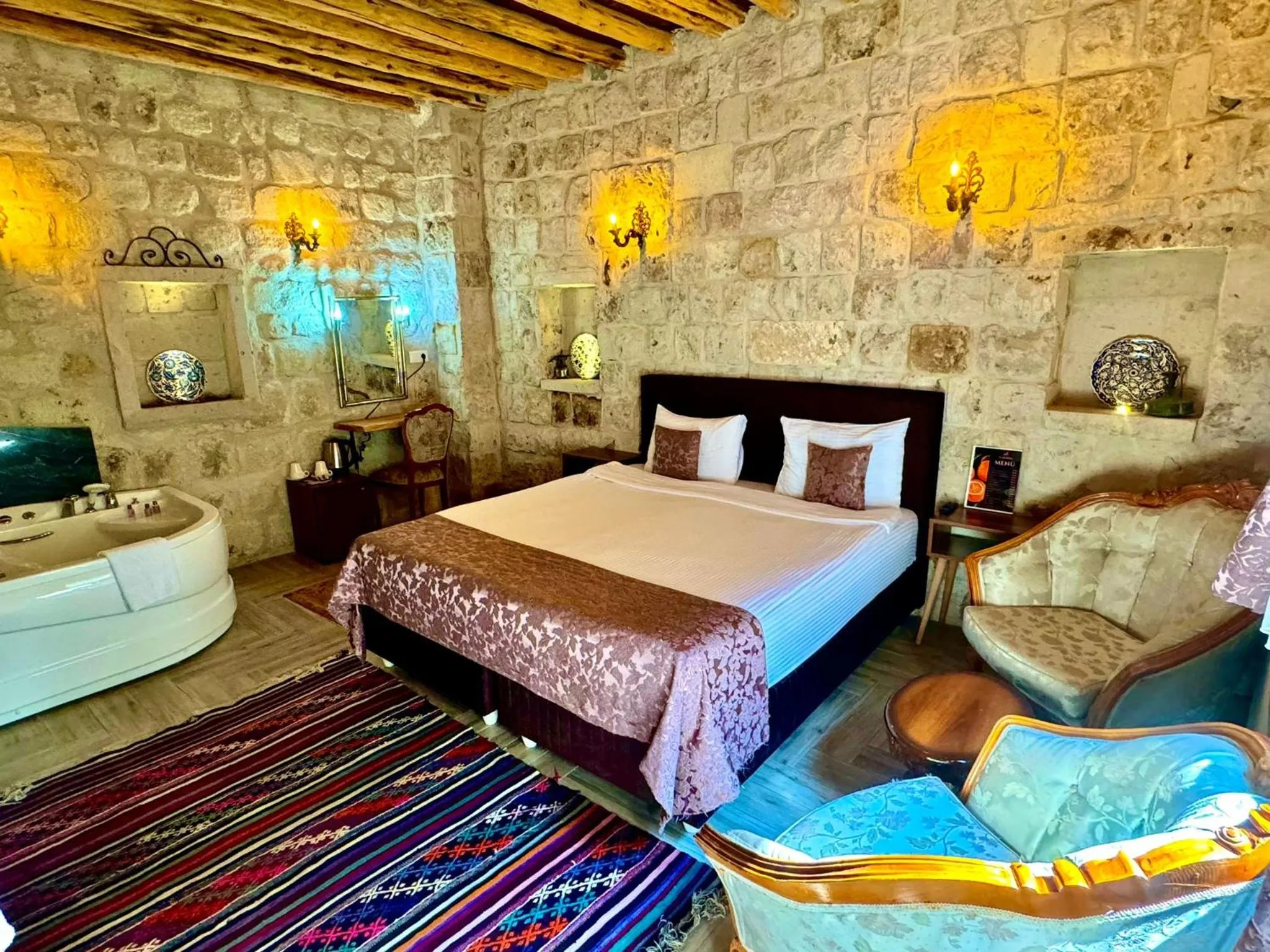 Bed in THE RED HORSE HOTEL