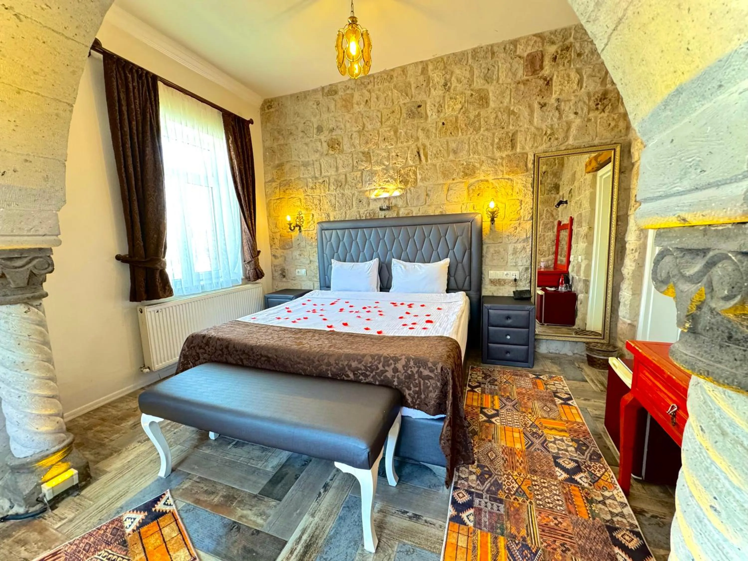 Bed in THE RED HORSE HOTEL