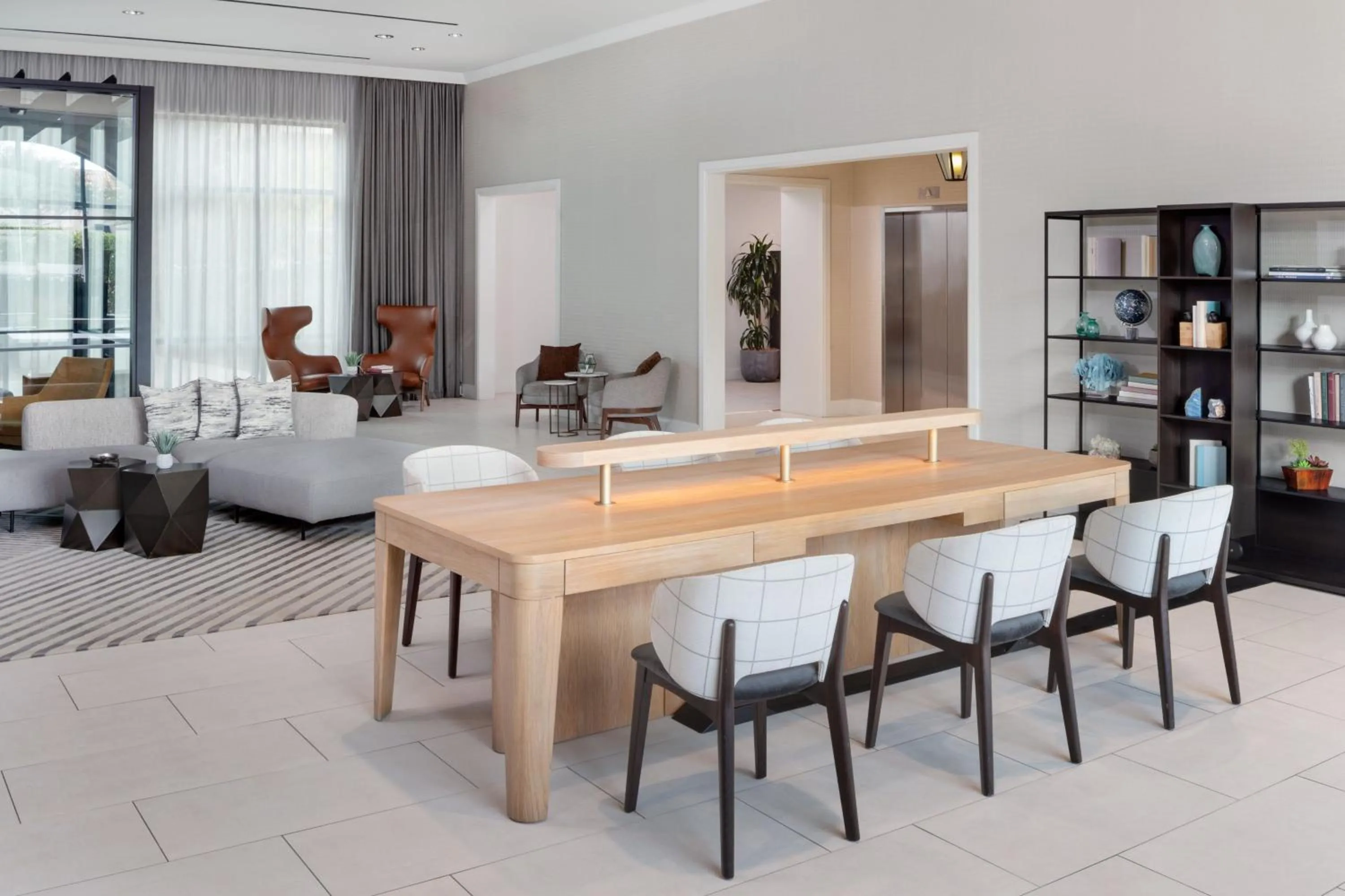 Lounge or bar in Sheraton Hotel Stonebriar