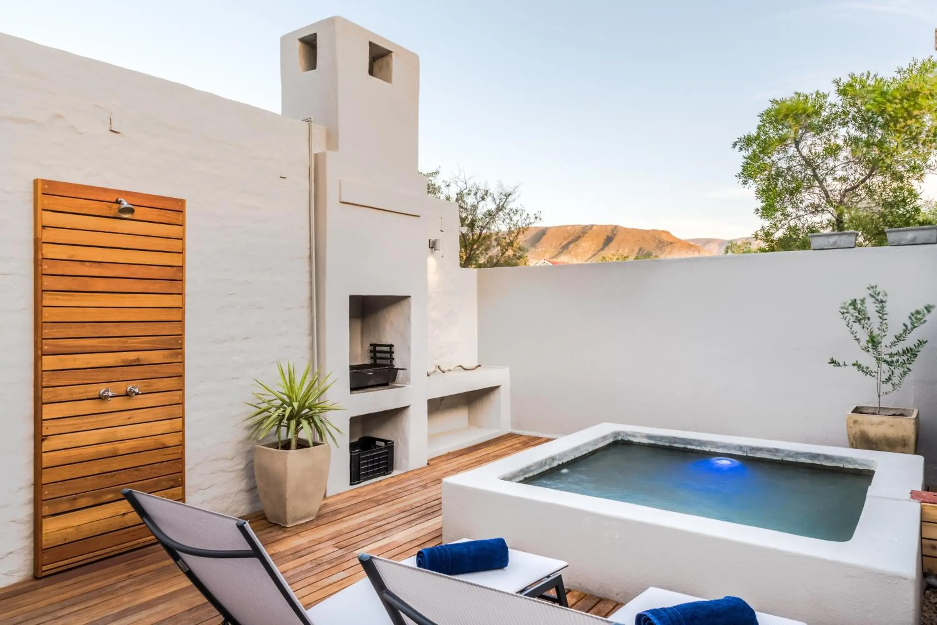 Two-Bedroom Chalet in Elfen House Two-Bedroom Chalet in Elfen House