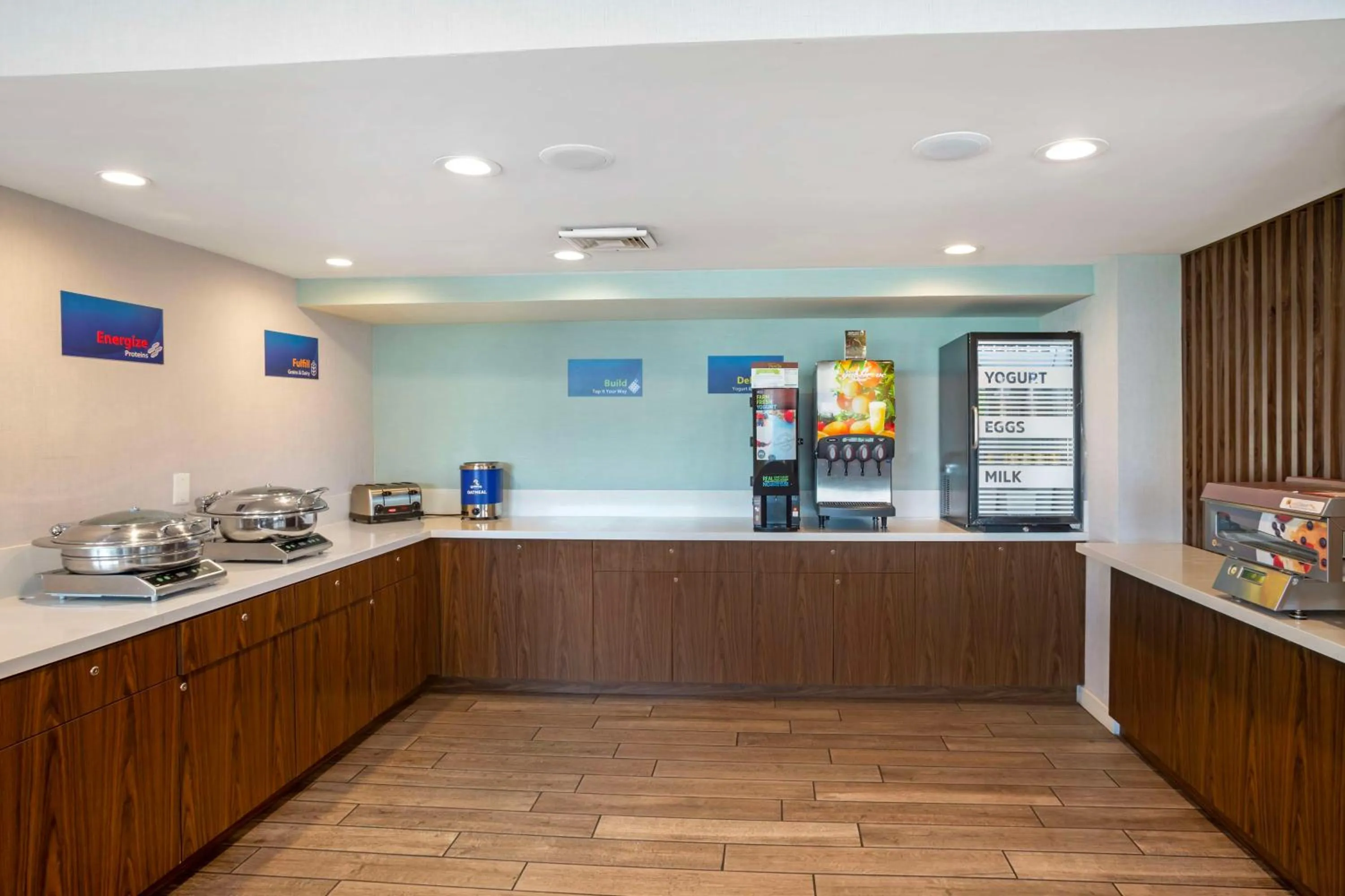 Breakfast in Best Western Shadow Inn