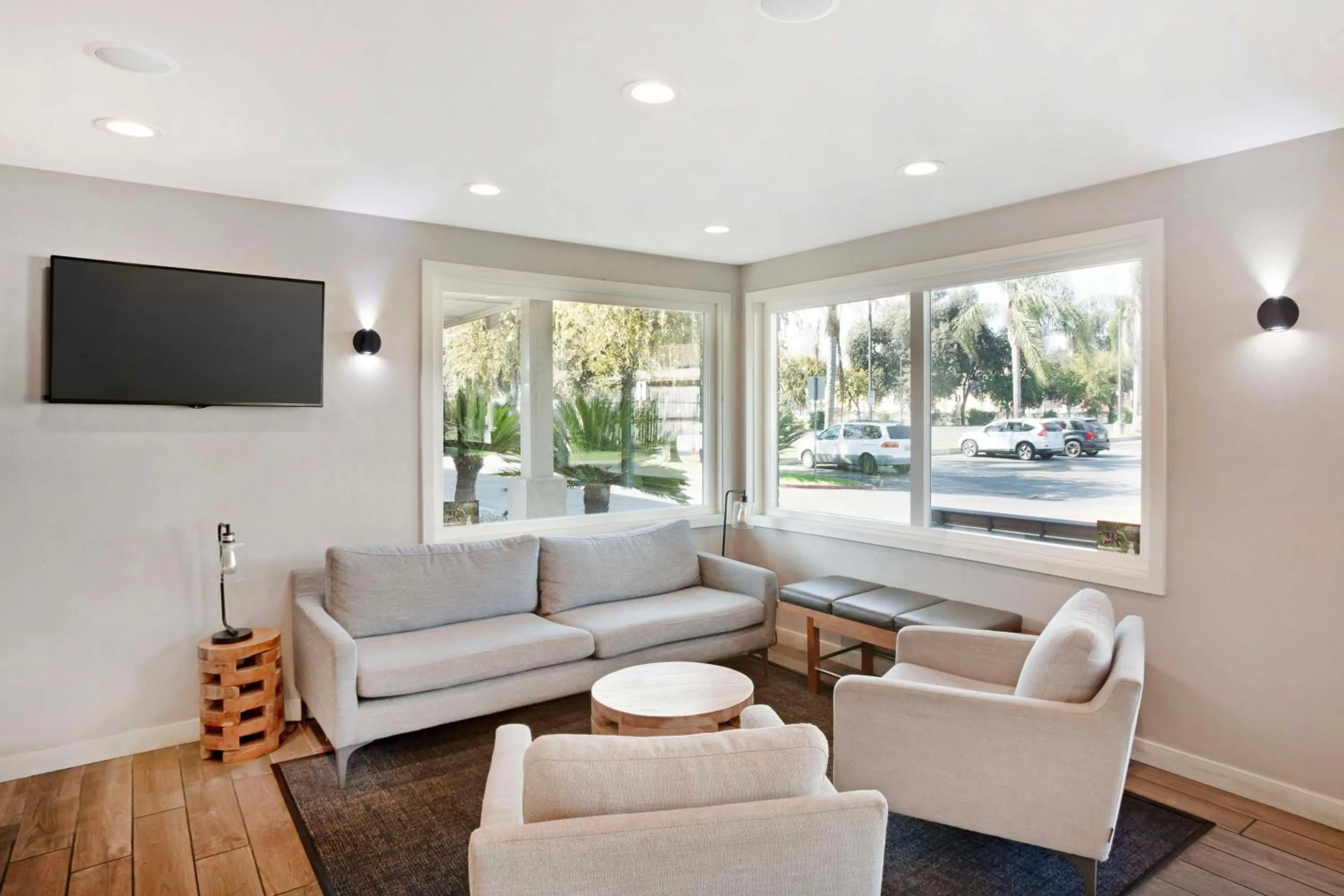 Lobby or reception in Best Western Shadow Inn