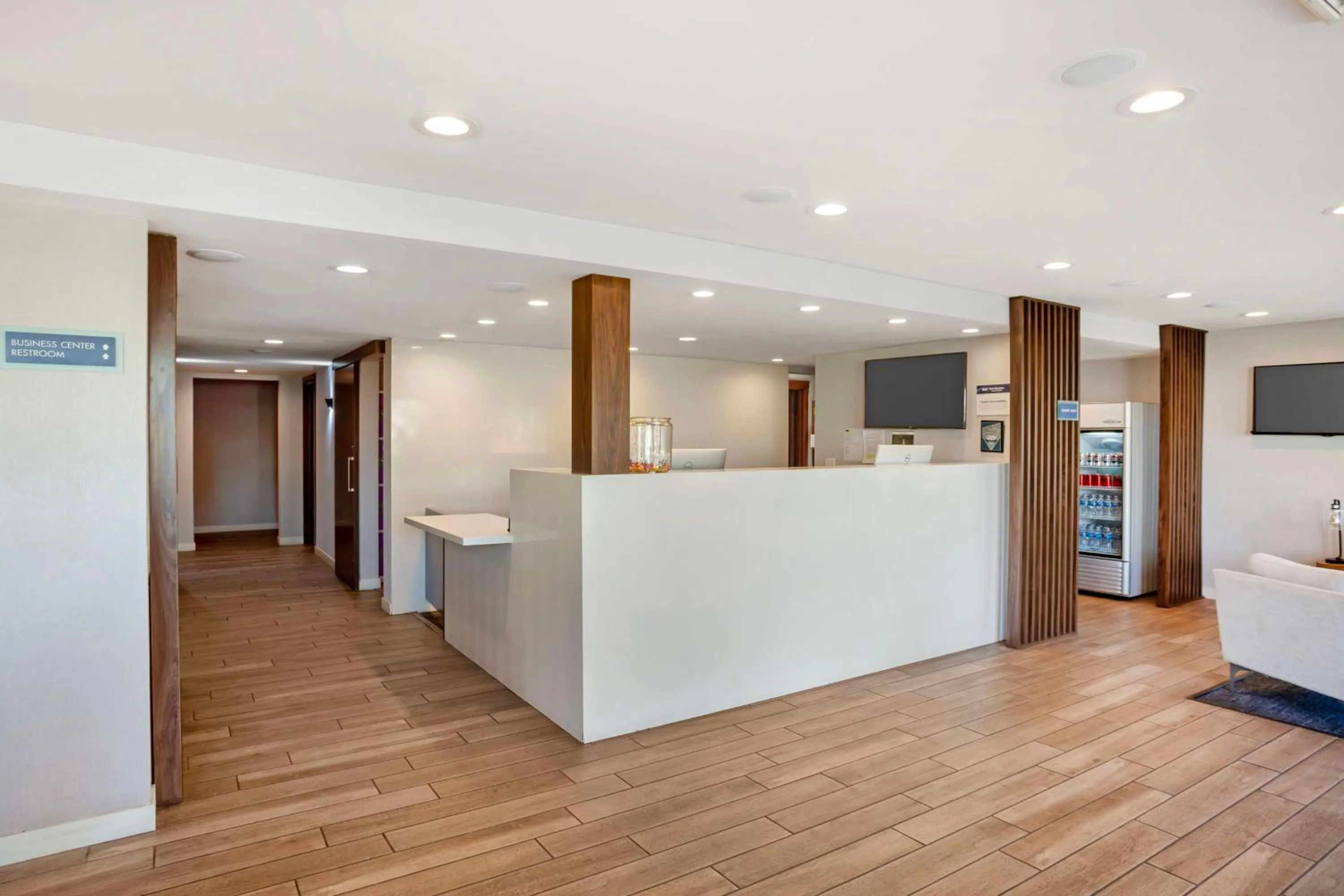 Lobby or reception in Best Western Shadow Inn