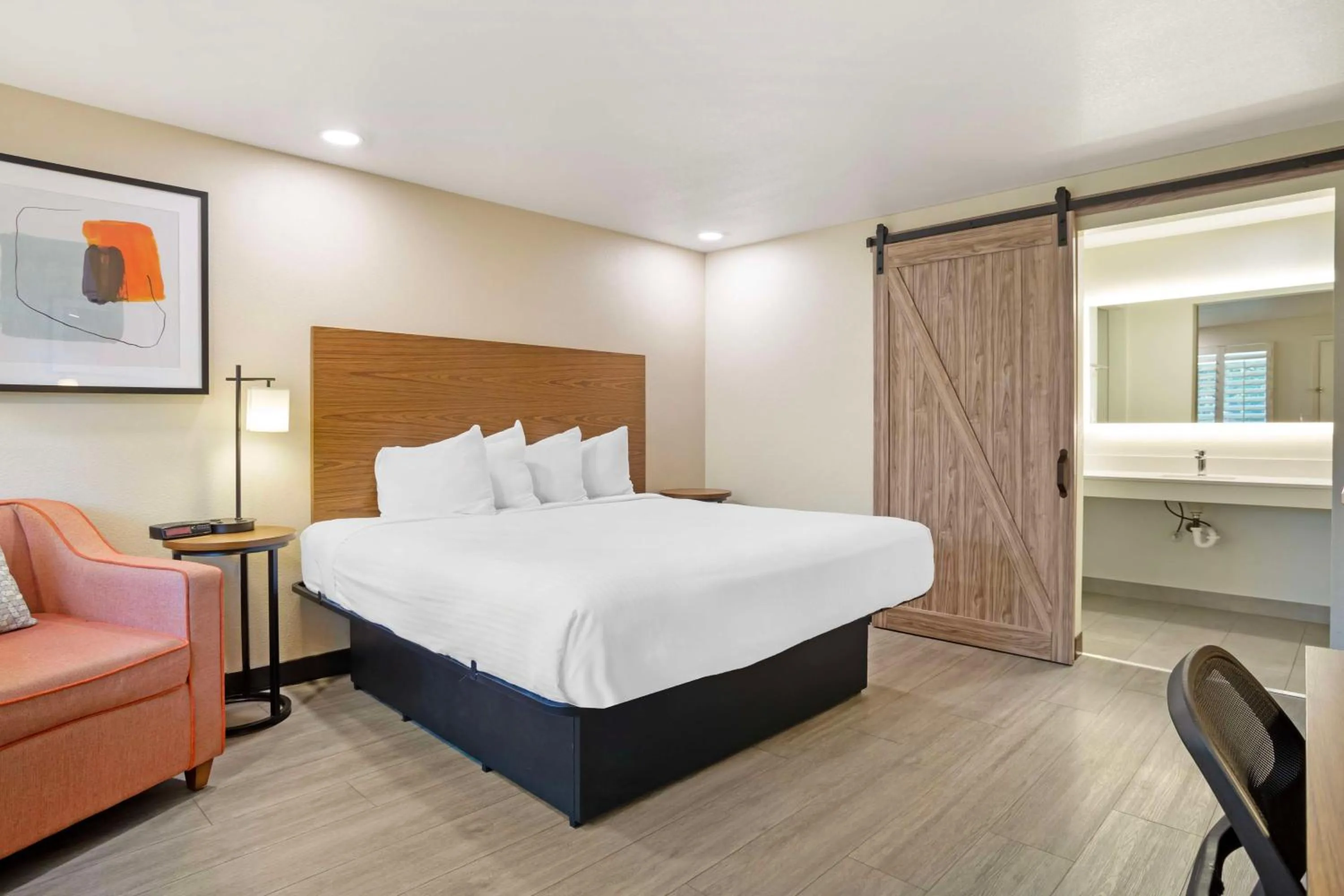 Bedroom, Bed in Best Western Shadow Inn