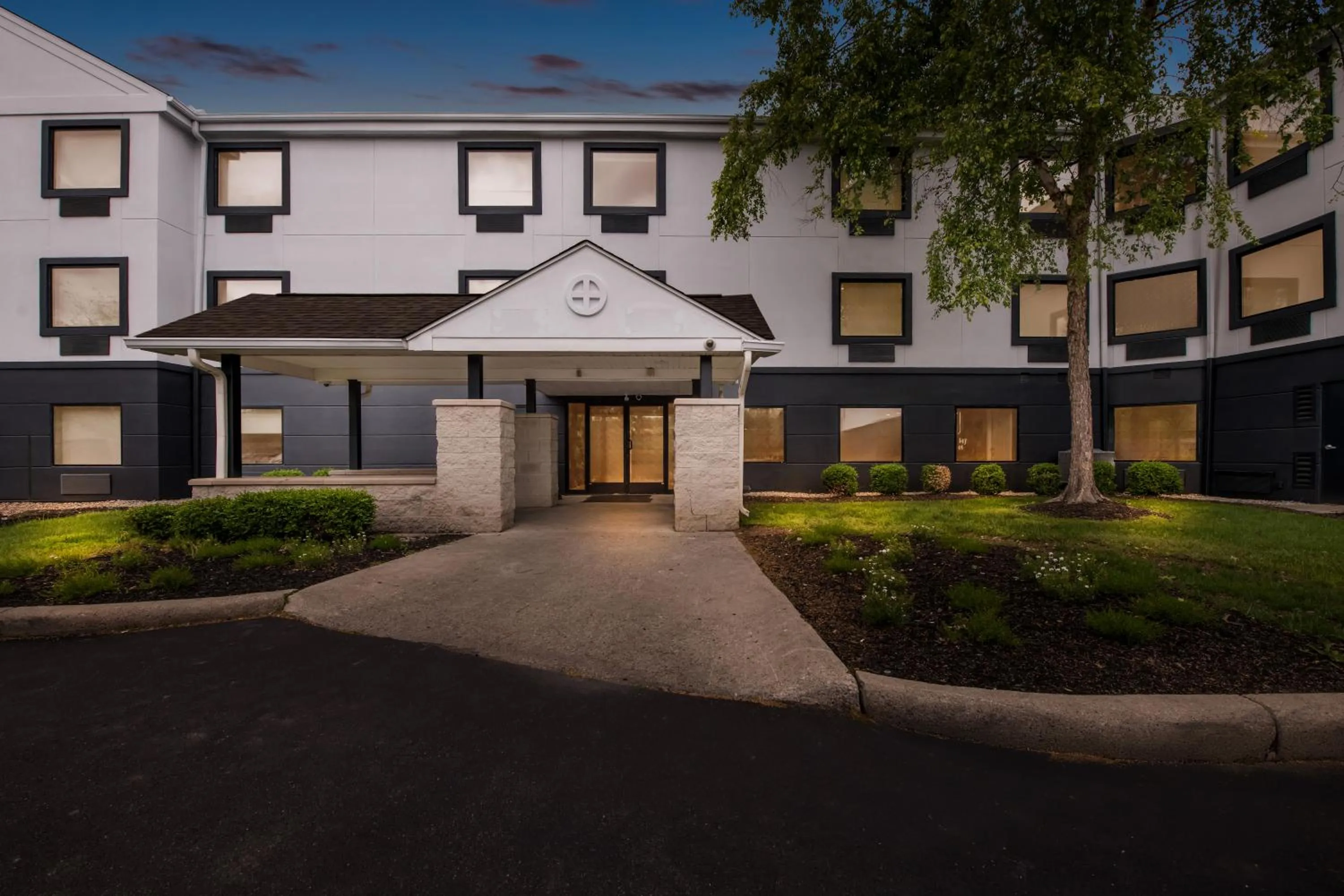 Facade/entrance in MainStay Suites Columbus North - Worthington