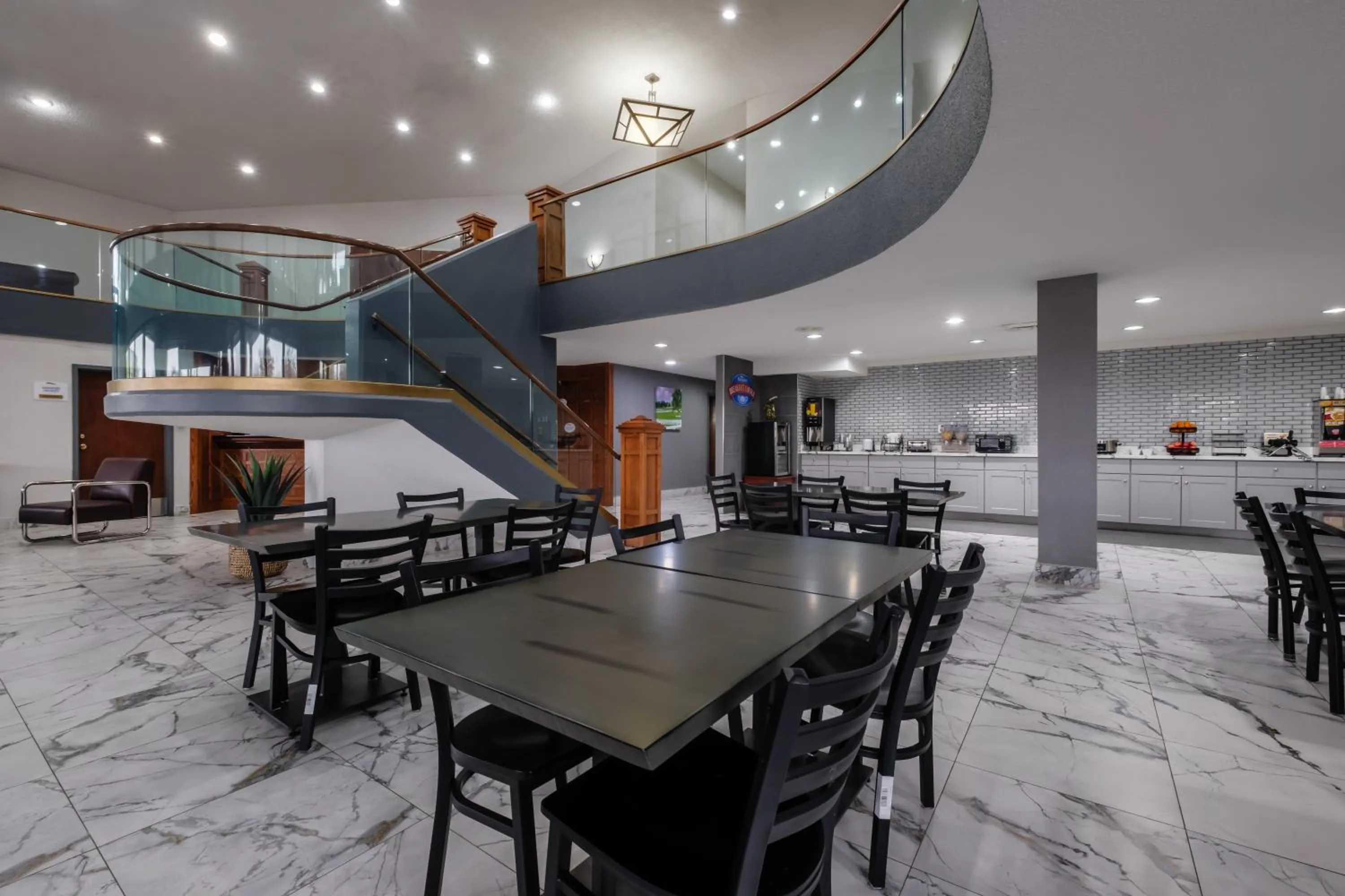 Breakfast in Baymont by Wyndham Louisville Airport South