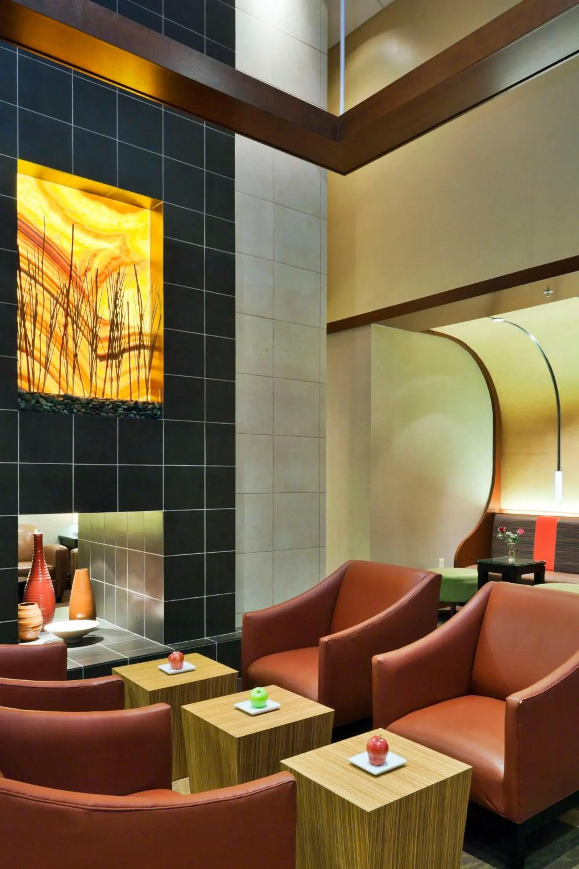 Lounge or bar in Hyatt Place Chesapeake Lounge or bar in Hyatt Place Chesapeake