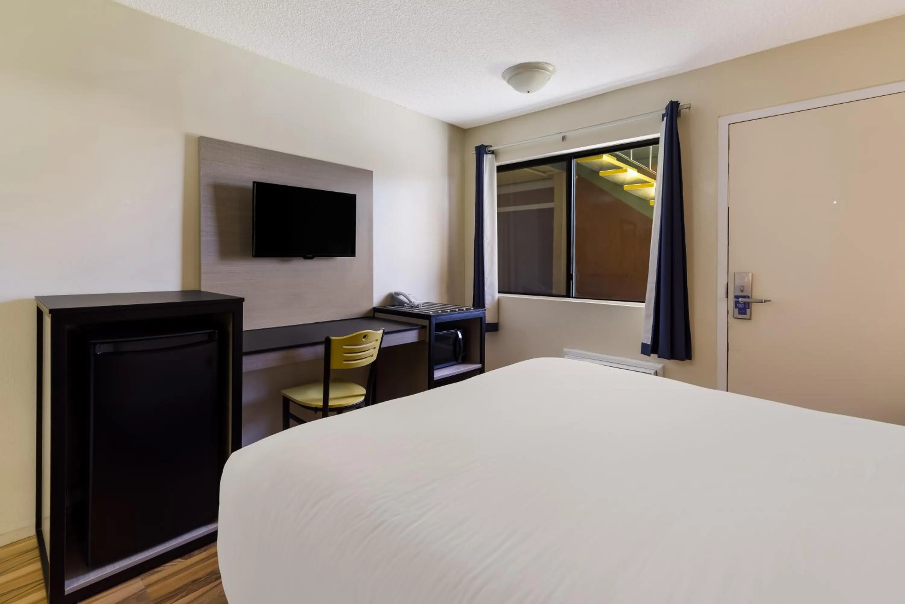 Bedroom, Bed in Rodeway Inn Livermore