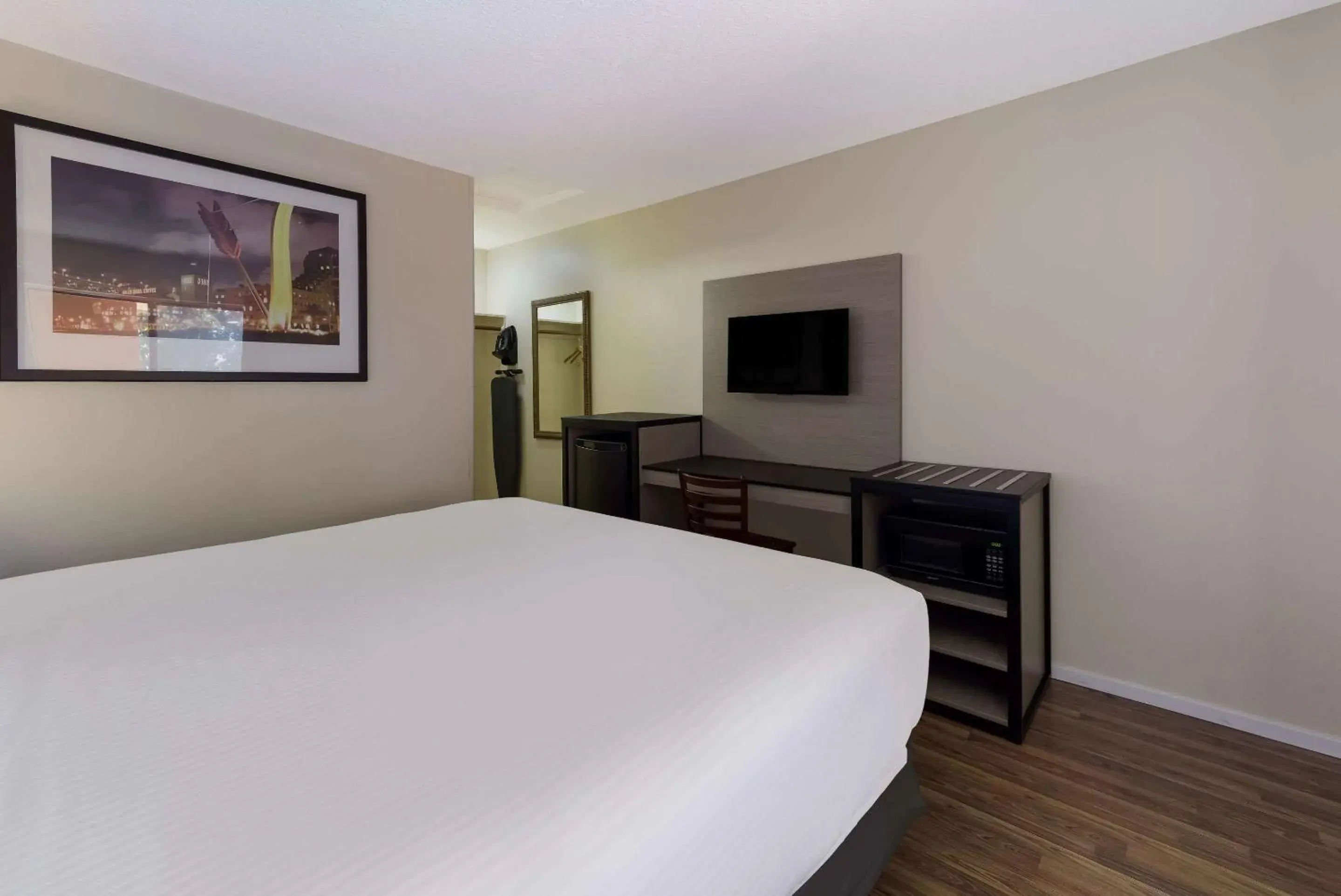 Bedroom, Bed in Rodeway Inn Livermore Bedroom, Bed in Rodeway Inn Livermore