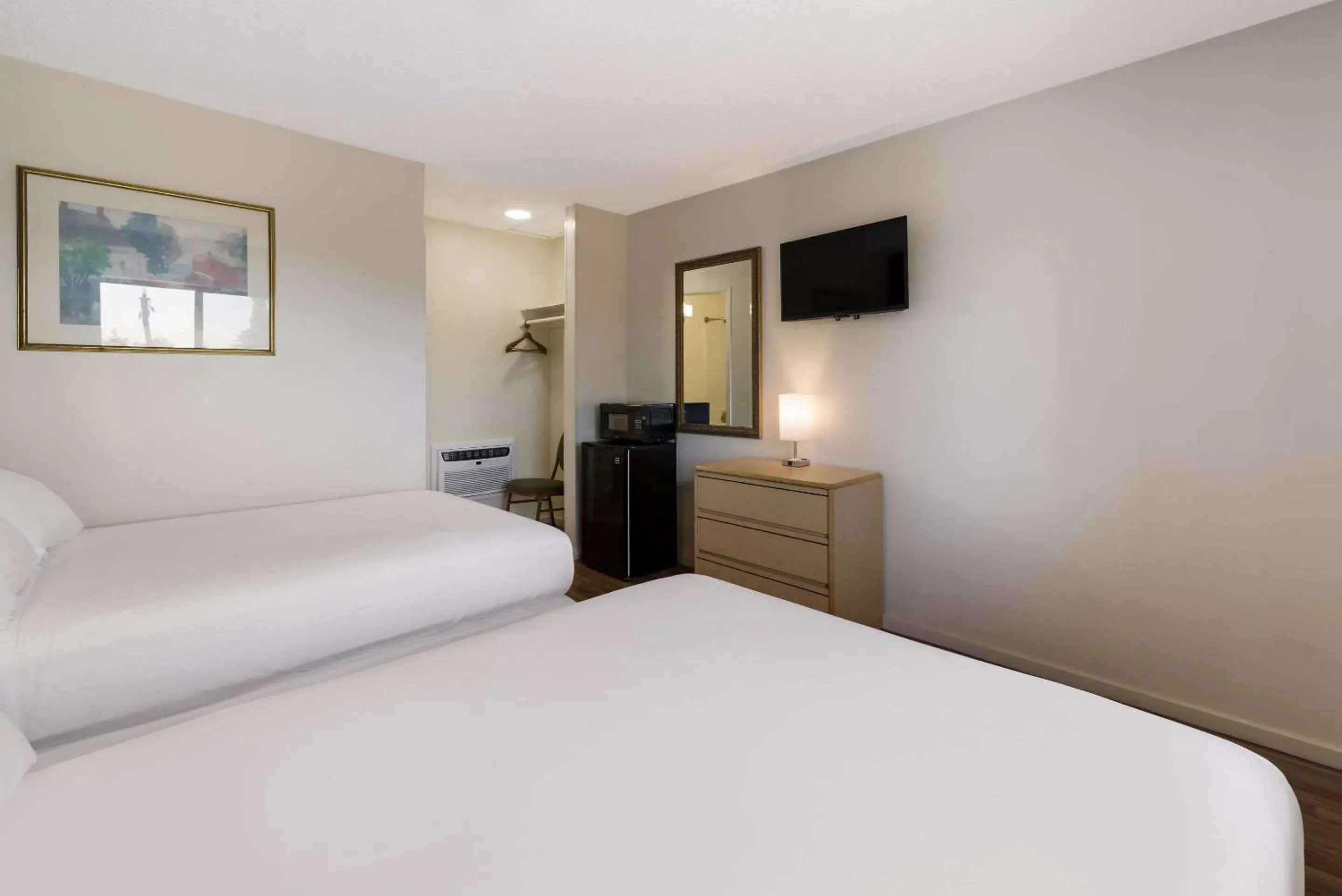 Bedroom, Bed in Rodeway Inn Livermore Bedroom, Bed in Rodeway Inn Livermore