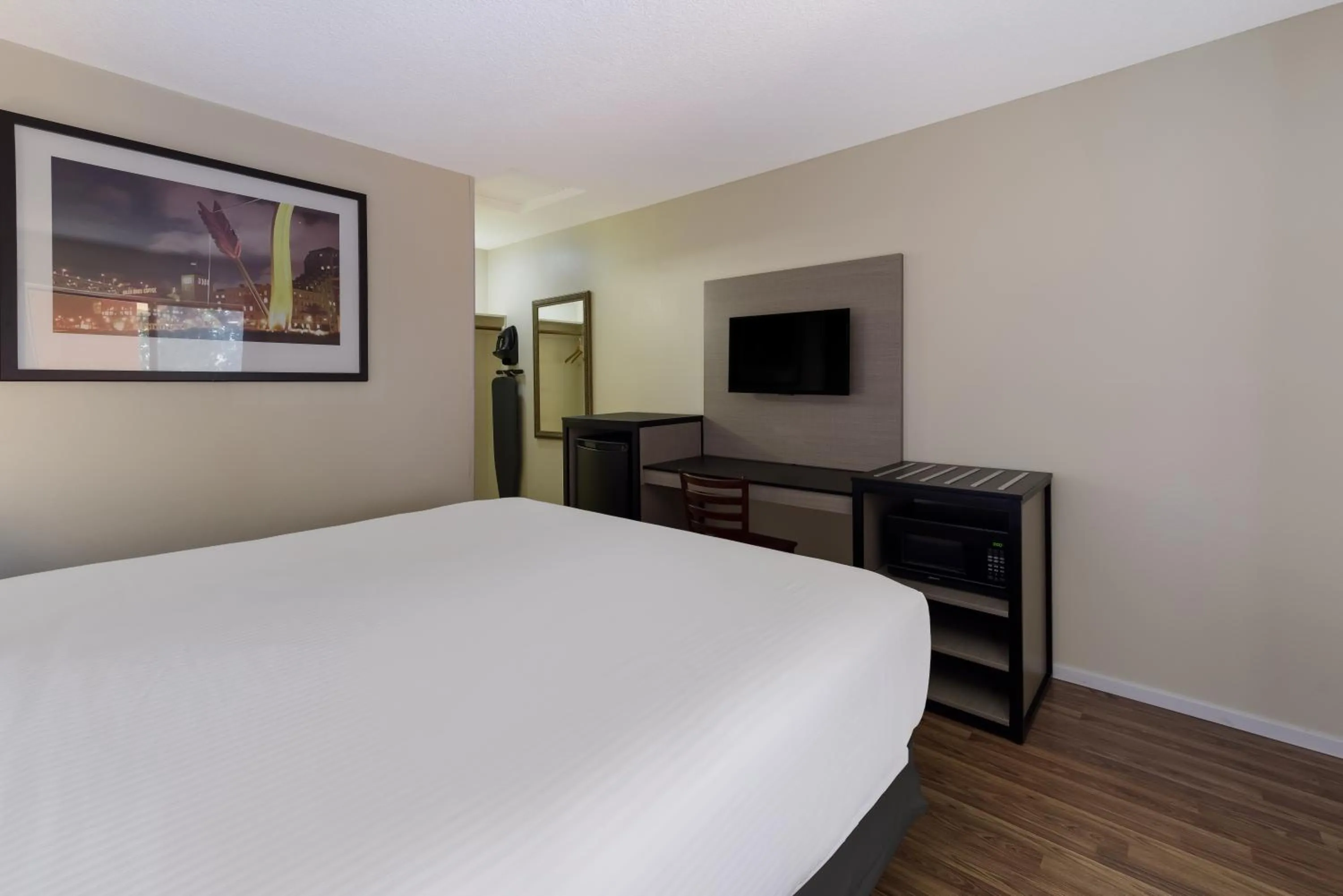 Bedroom, Bed in Rodeway Inn Livermore