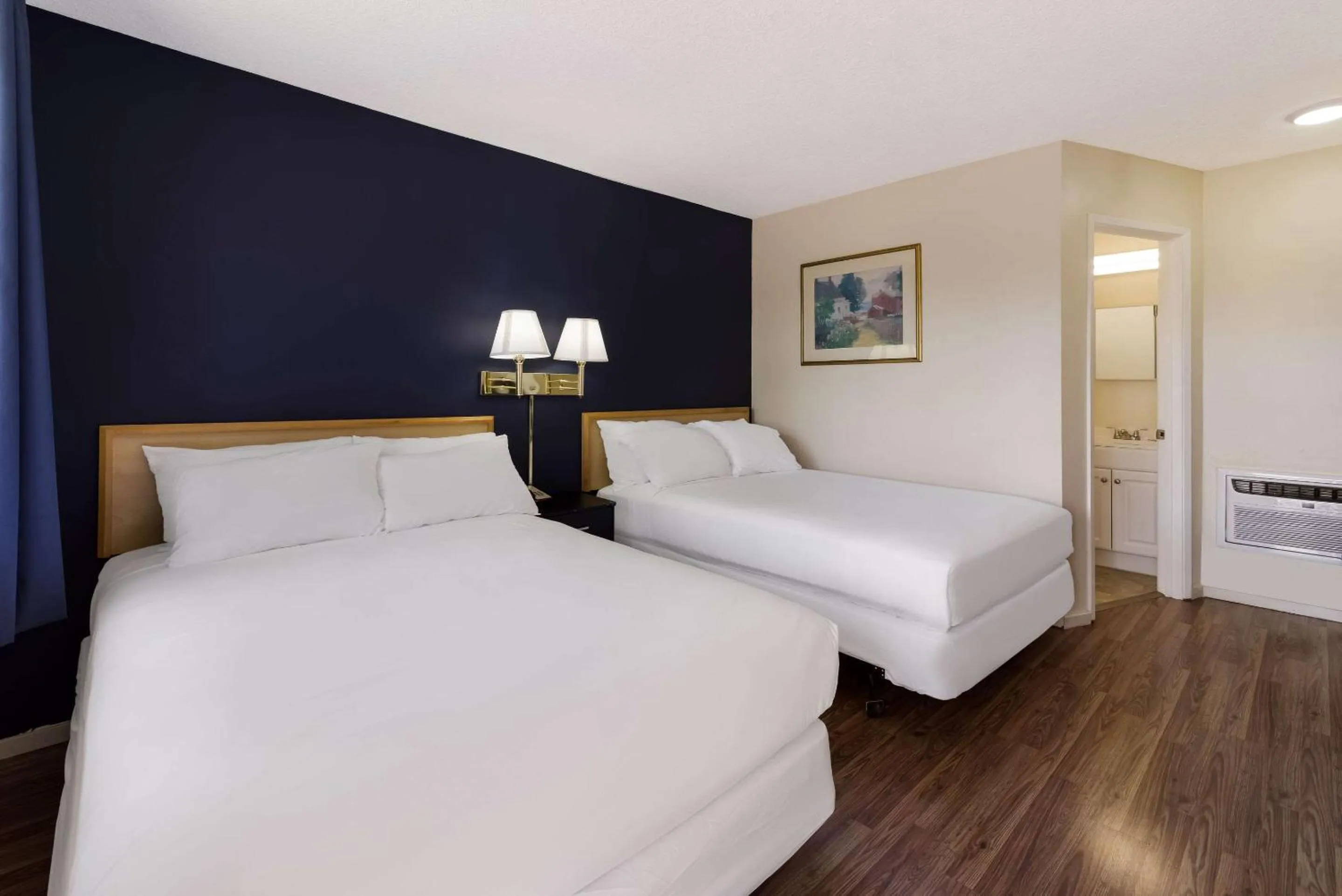 Bedroom, Bed in Rodeway Inn Livermore