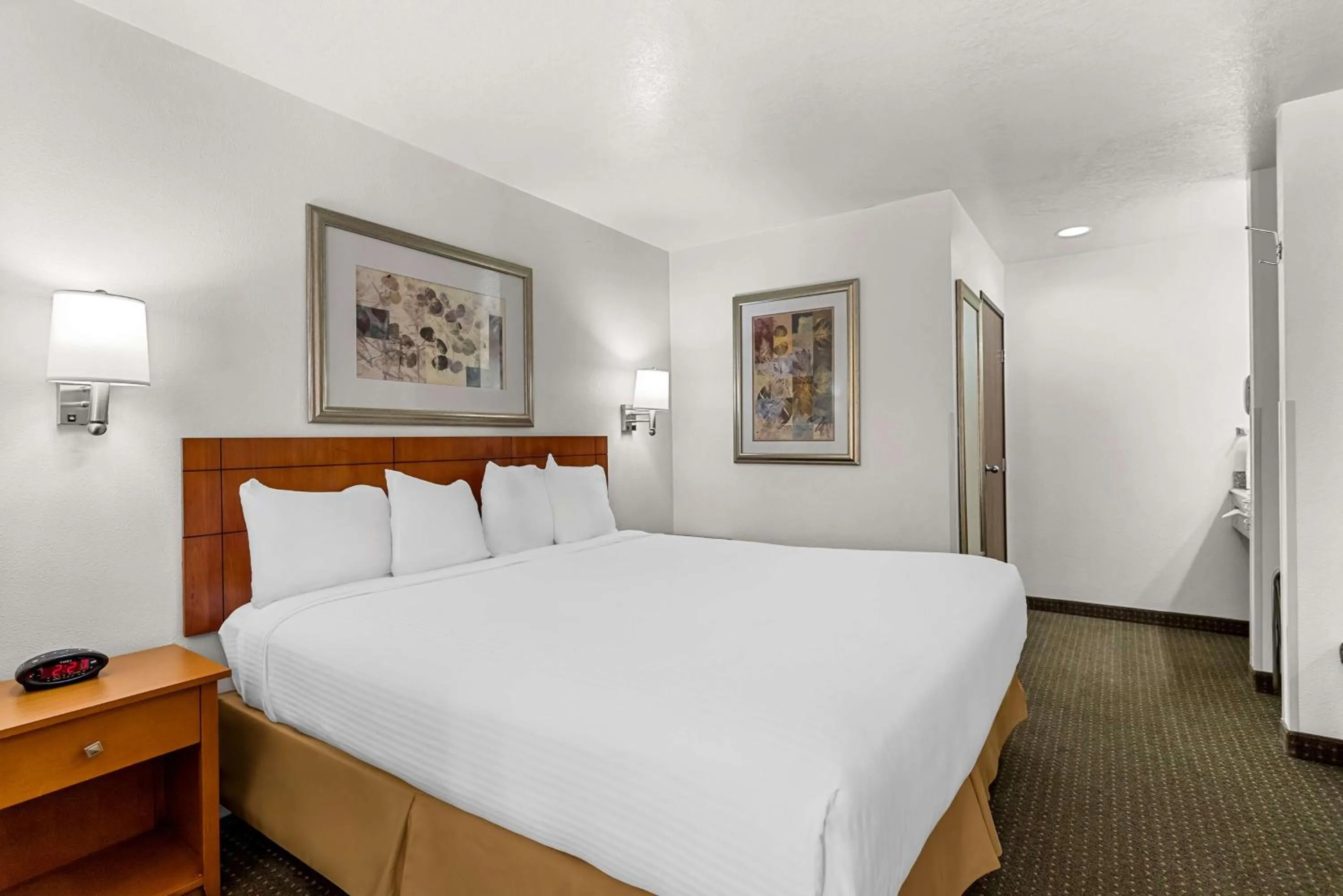 Bedroom, Bed in Best Western Socorro Hotel & Suites