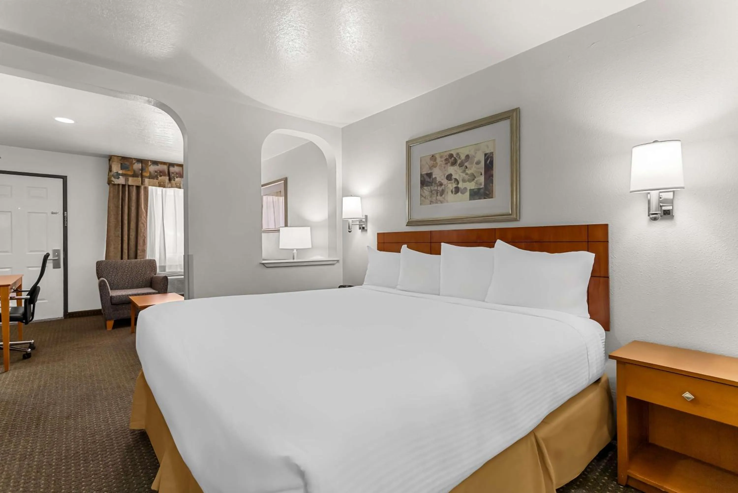 Bedroom, Bed in Best Western Socorro Hotel & Suites