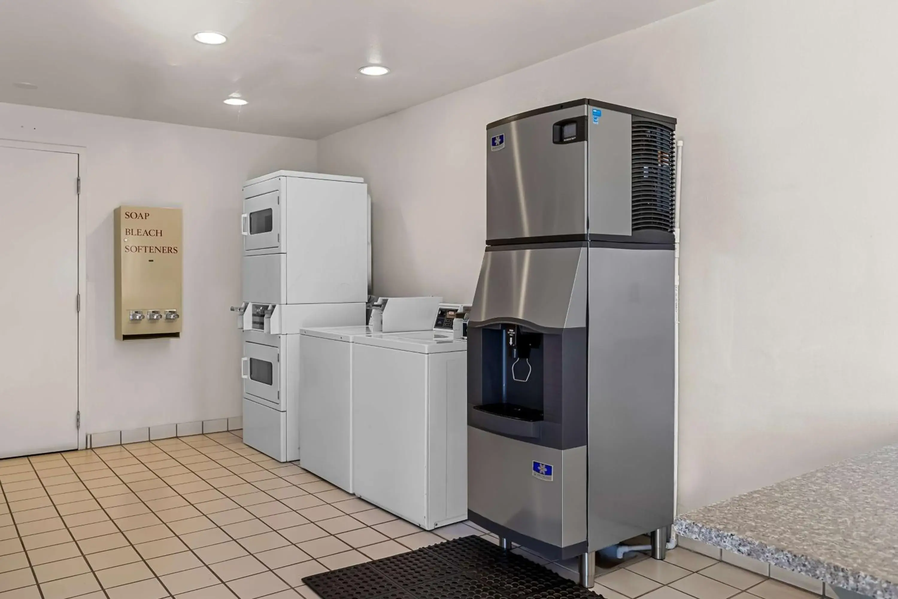 Property building in Best Western Socorro Hotel & Suites Property building in Best Western Socorro Hotel & Suites