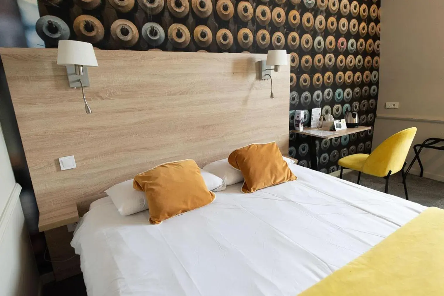 Bed in Logis - Hostellerie & Restaurant du Marché Bed in Logis - Hostellerie & Restaurant du Marché