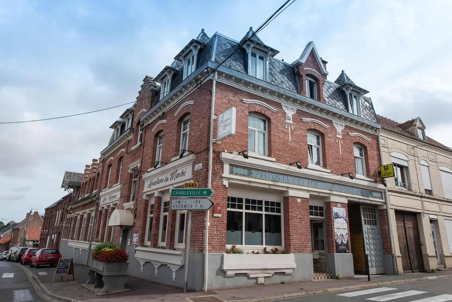 Logis - Hostellerie & Restaurant du Marché Logis - Hostellerie & Restaurant du Marché