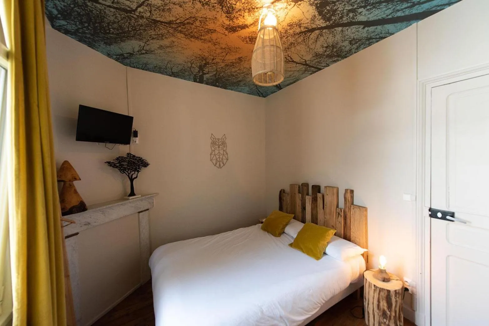 Bed in Logis - Hostellerie & Restaurant du Marché