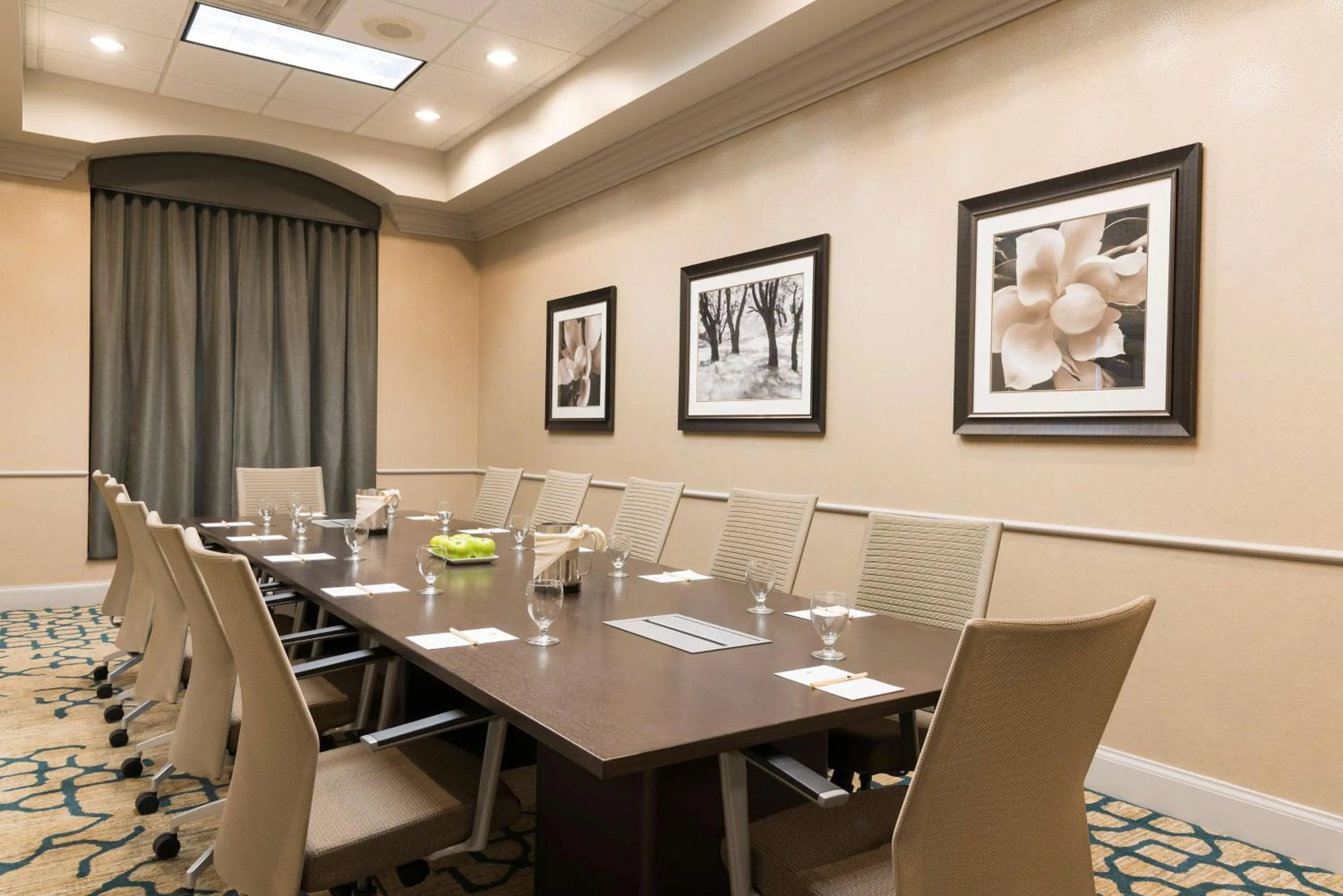 Meeting/conference room in Doubletree by Hilton Pleasant Prairie Kenosha, WI