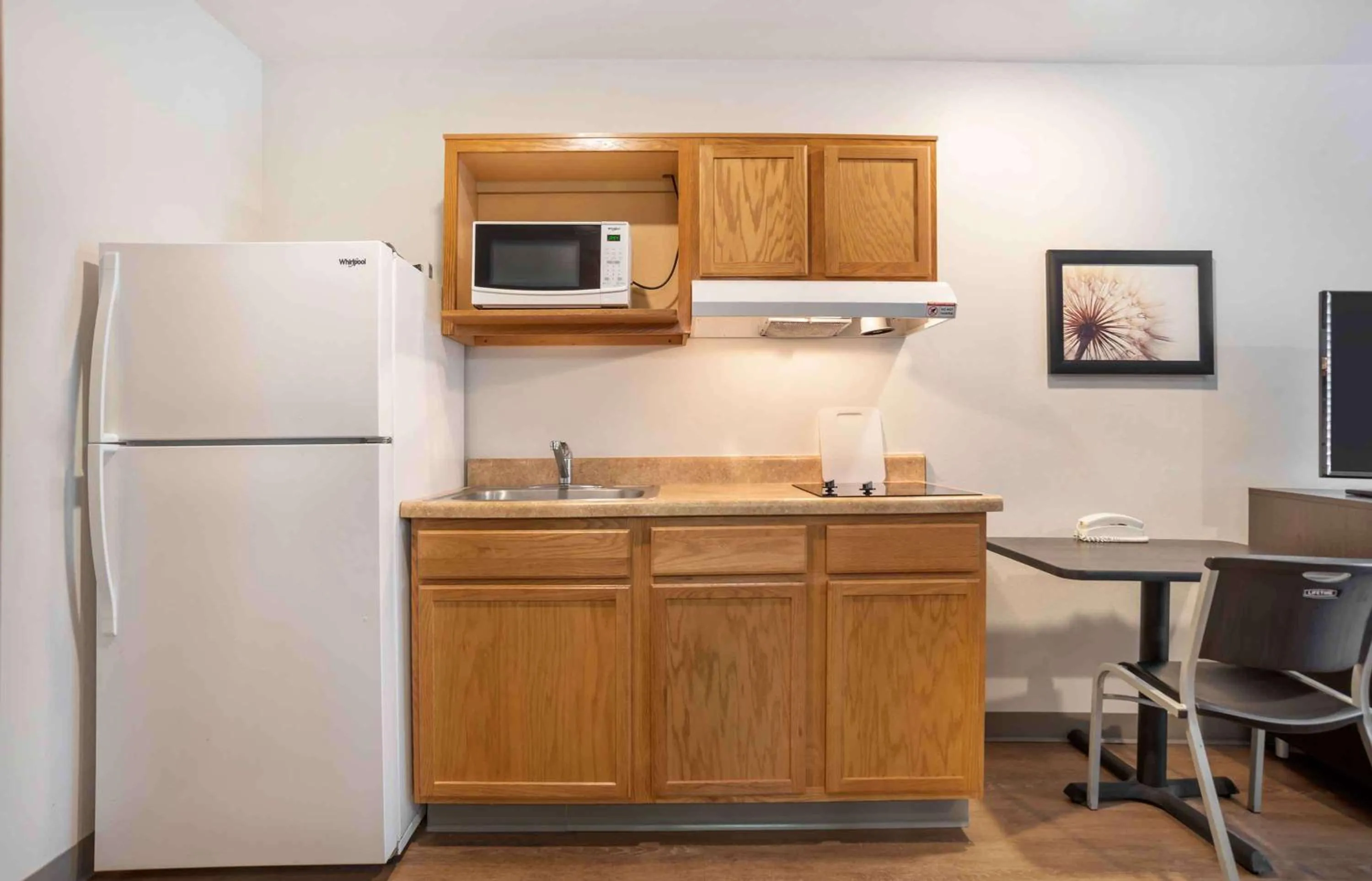 Bedroom in Extended Stay America Select Suites - Pensacola - Northeast