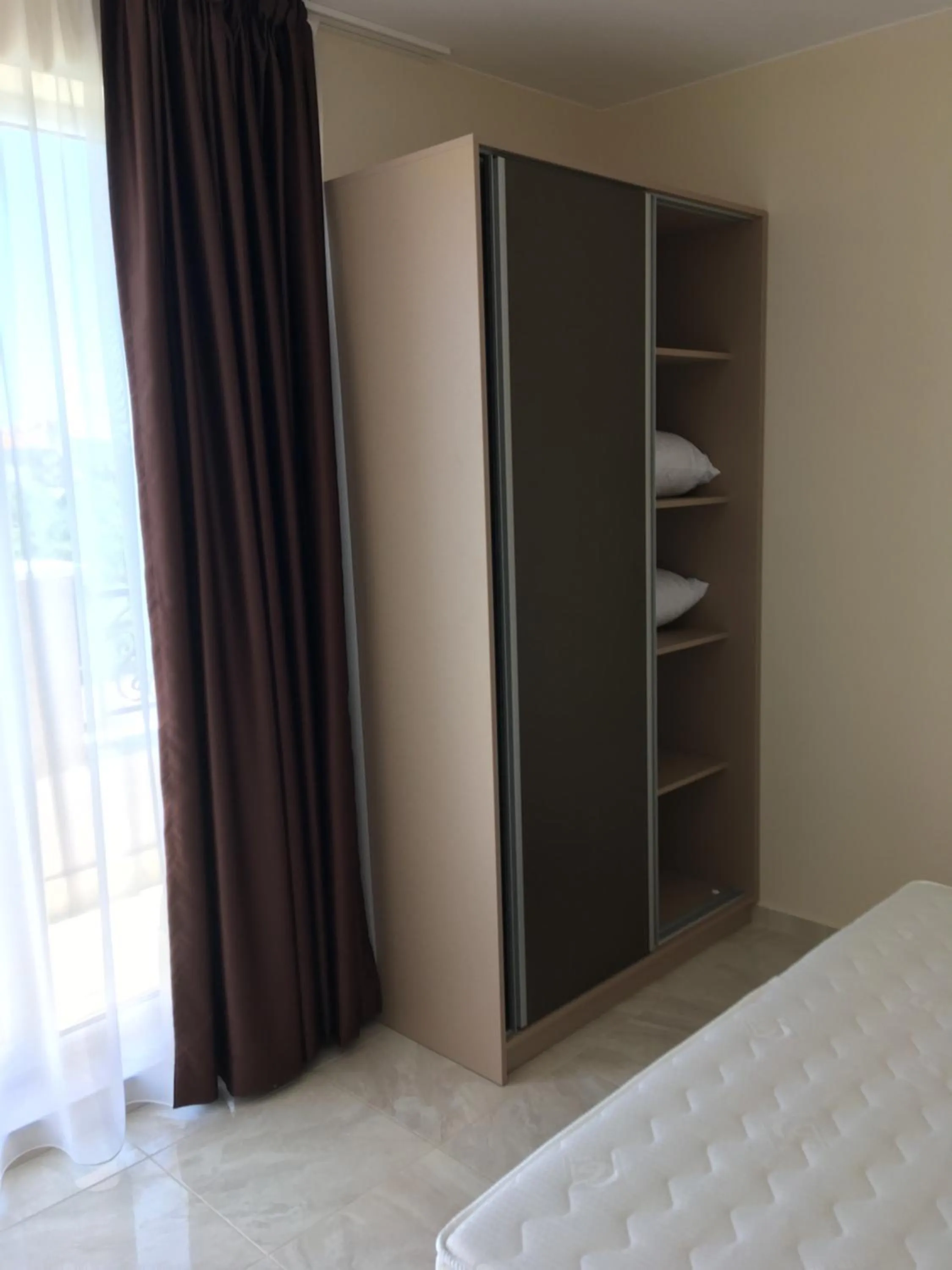 Bed in Vase Apartments