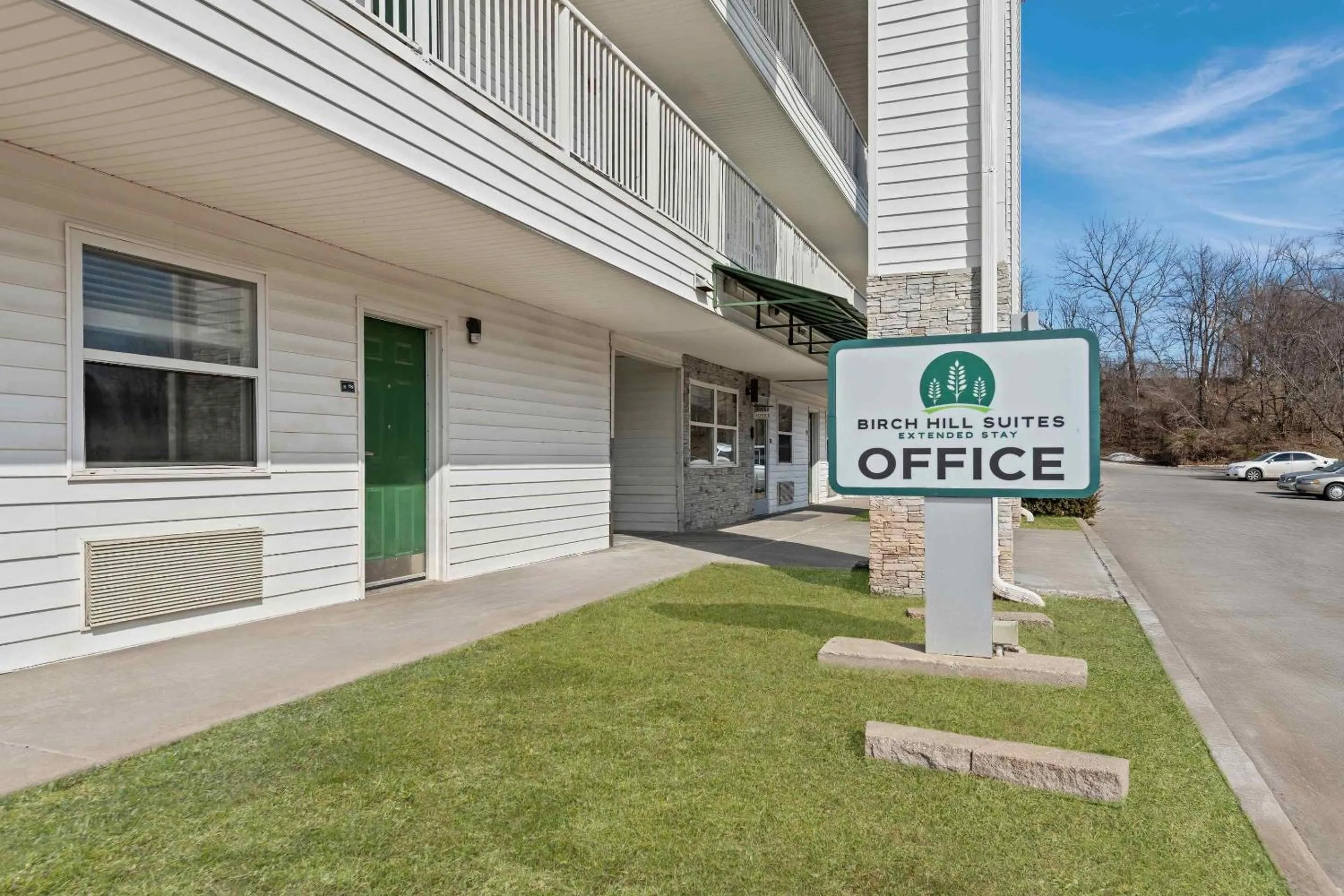 Property building in Birch Hill Suites Kansas City - Independence