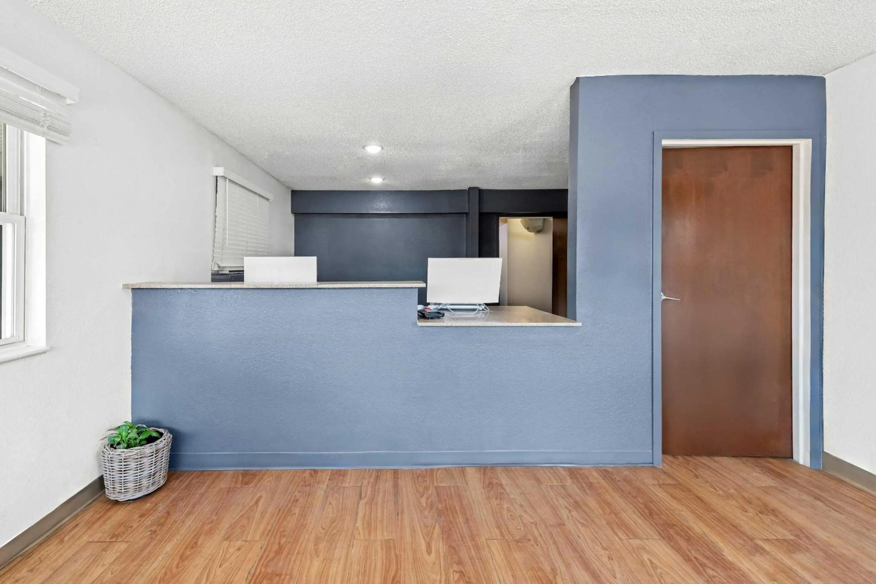 Lobby or reception in Birch Hill Suites Kansas City - Independence