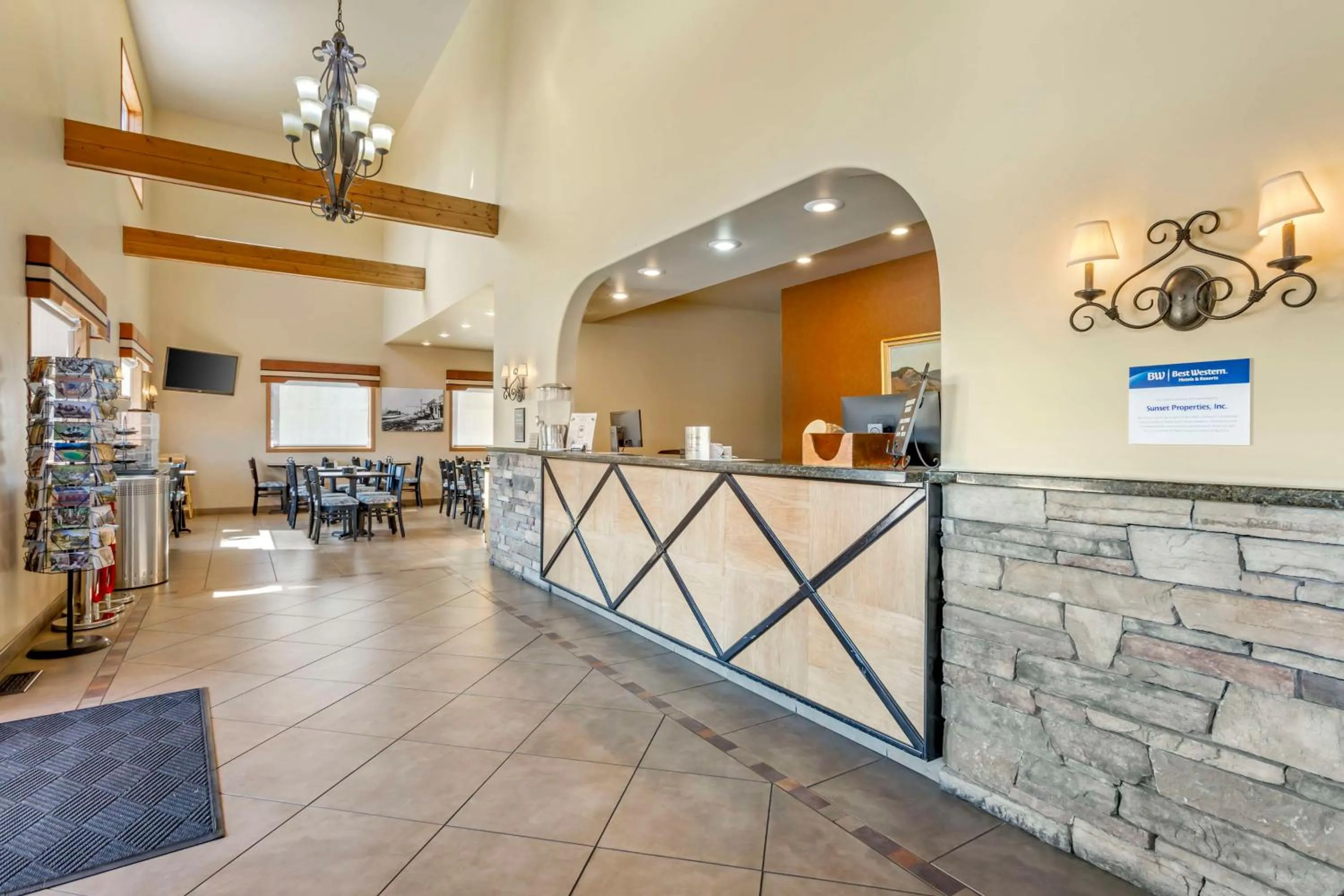 Lobby or reception in Best Western Sunset Inn