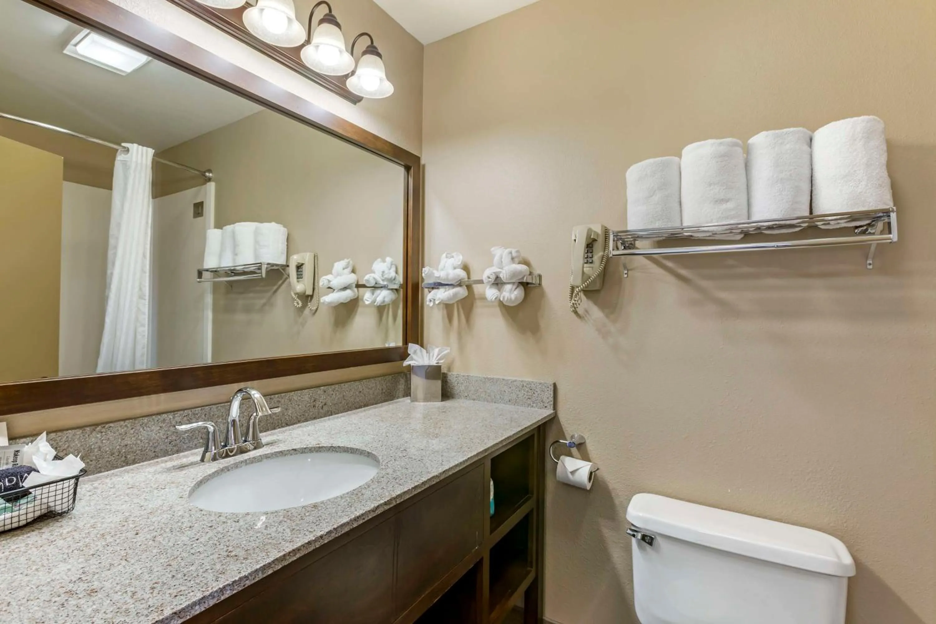 Bathroom in Best Western Sunset Inn