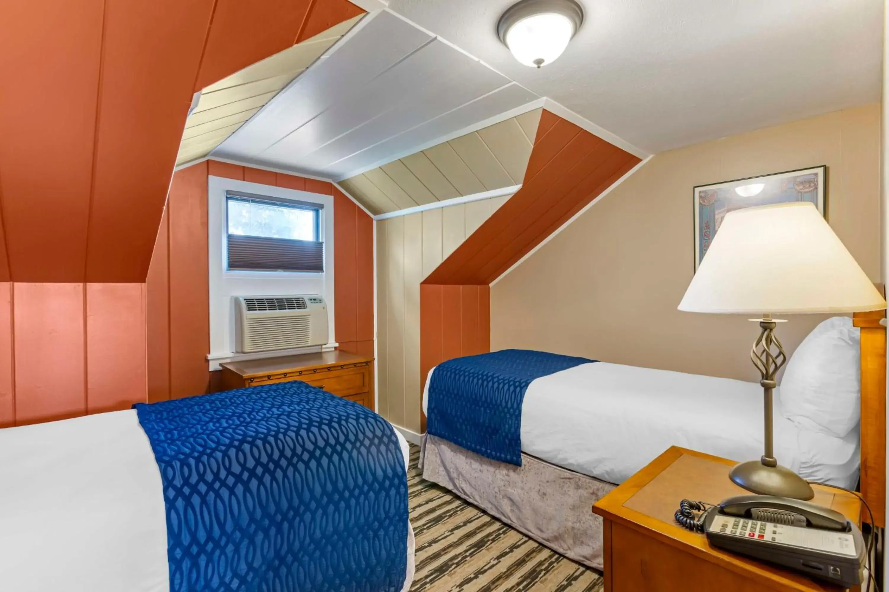 Bedroom, Bed in Best Western Sunset Inn Bedroom, Bed in Best Western Sunset Inn