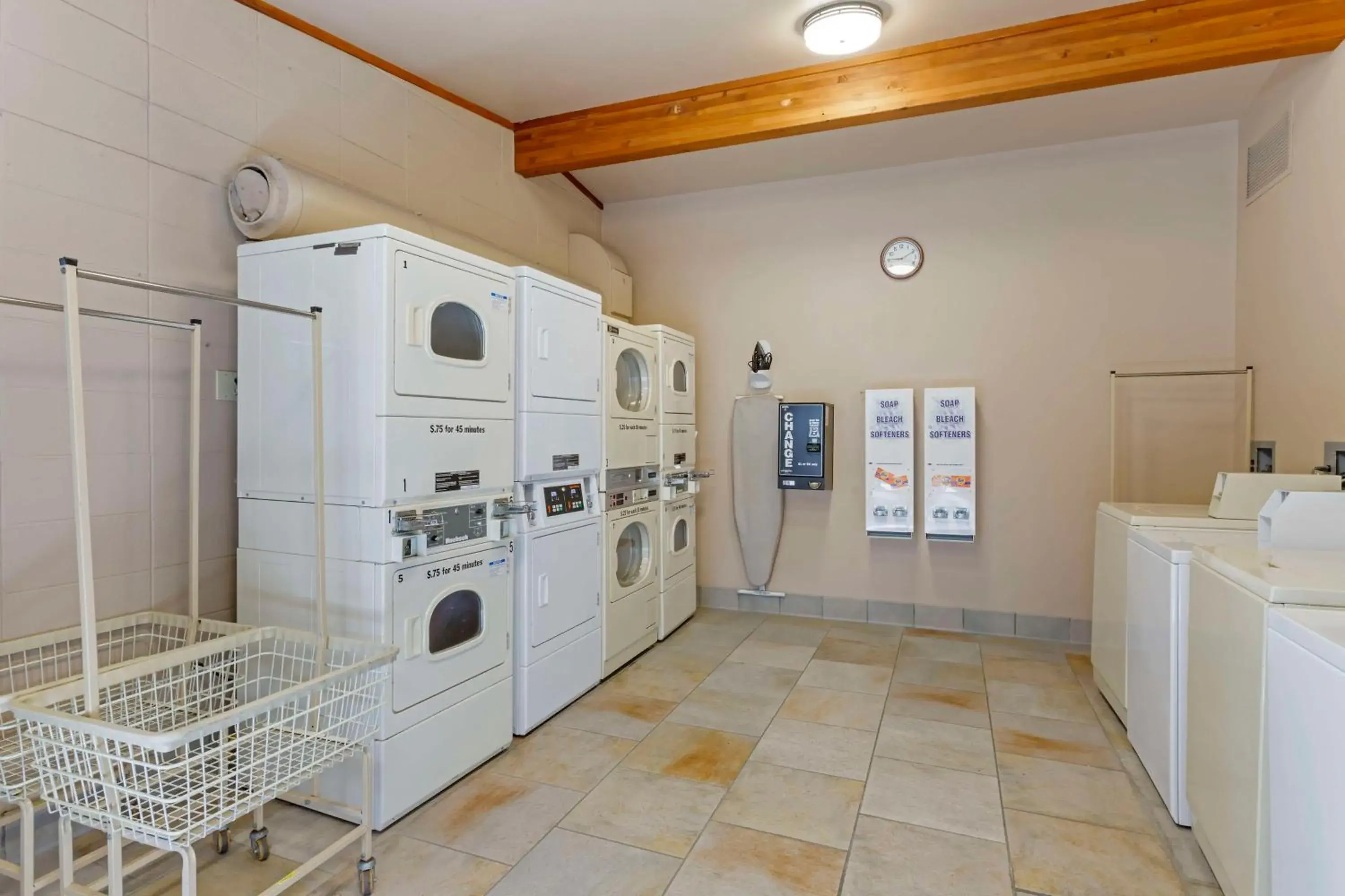 Property building in Best Western Sunset Inn Property building in Best Western Sunset Inn