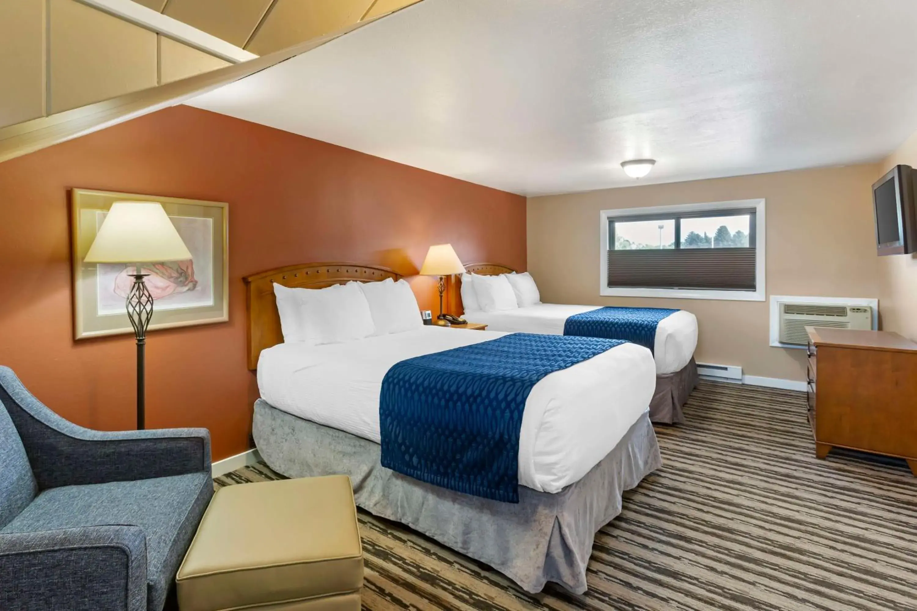 Bedroom, Bed in Best Western Sunset Inn Bedroom, Bed in Best Western Sunset Inn