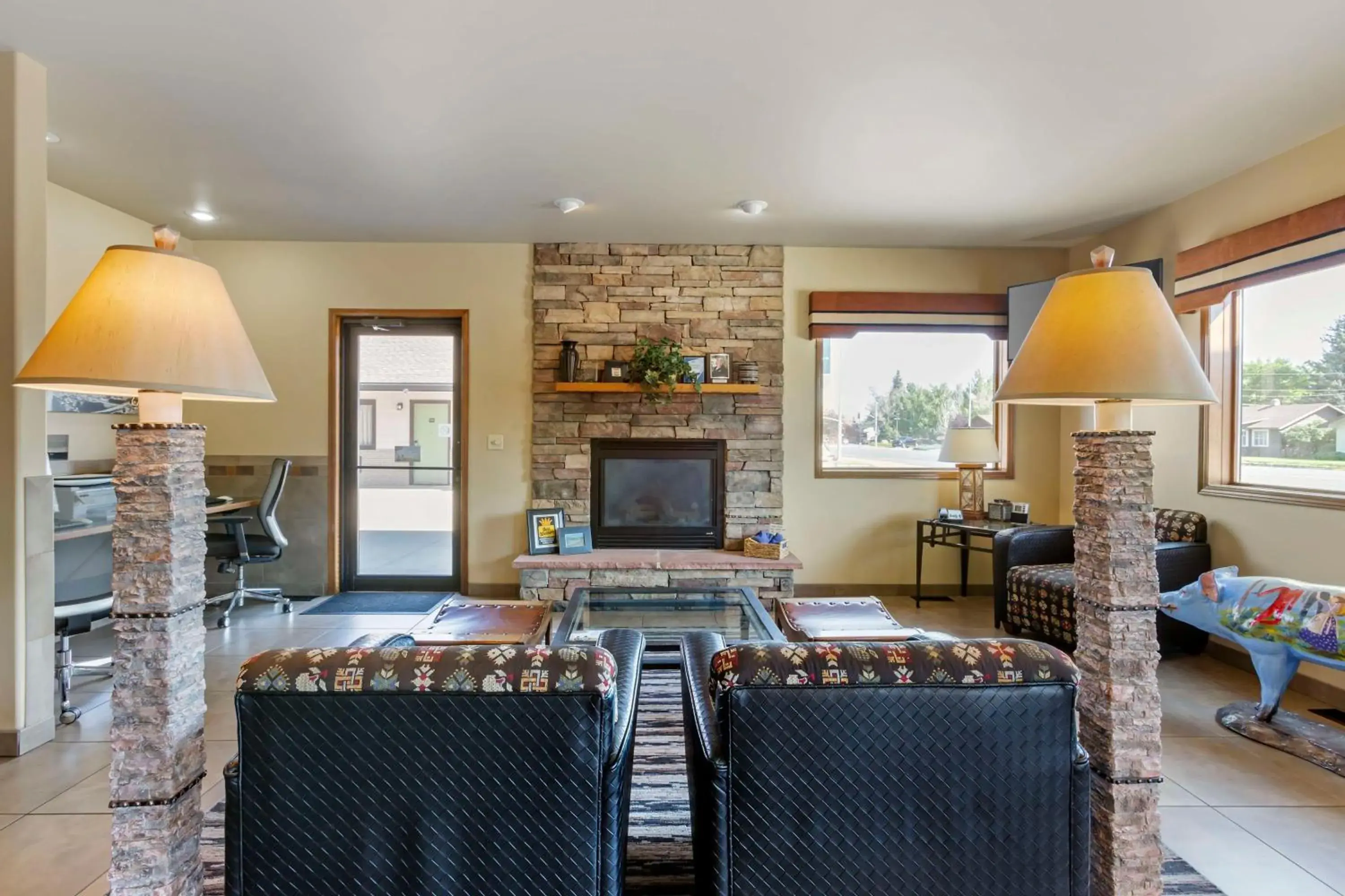 Lobby or reception in Best Western Sunset Inn Lobby or reception in Best Western Sunset Inn