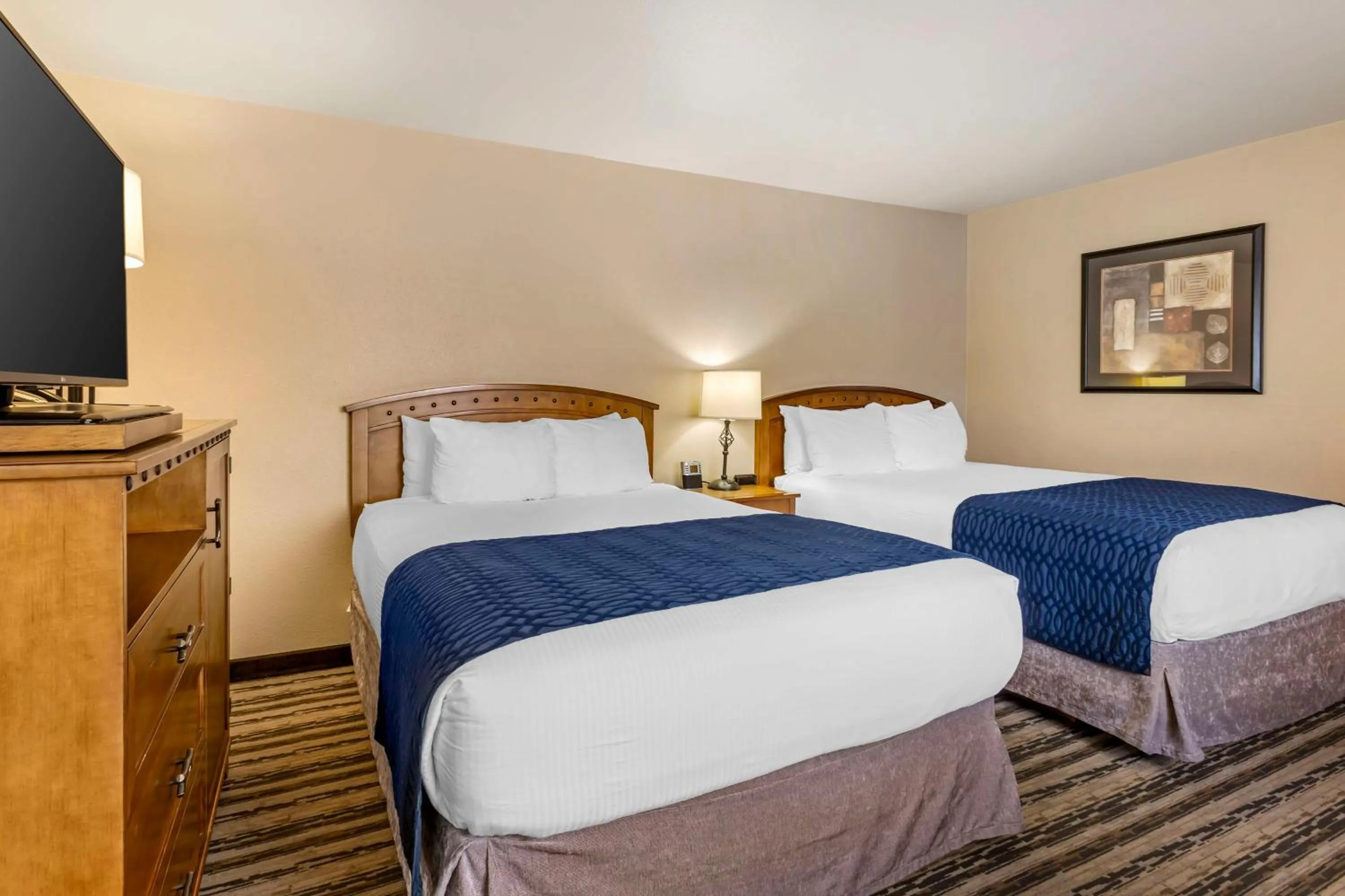 Bedroom, Bed in Best Western Sunset Inn