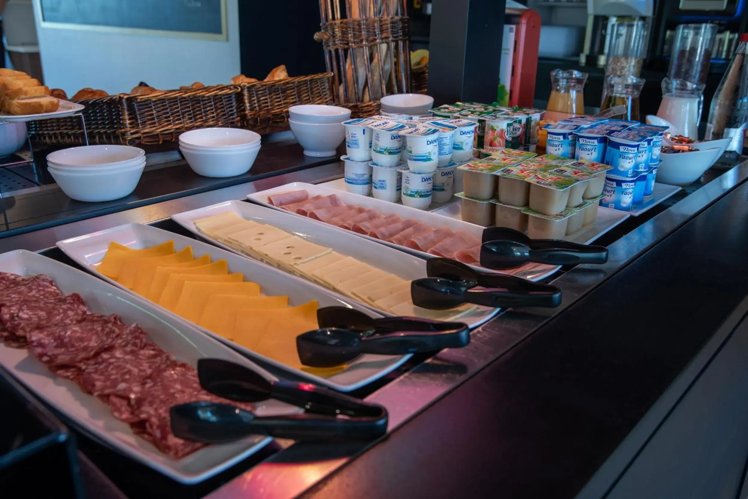 Breakfast in Kyriad Montauban Sud - Albasud Breakfast in Kyriad Montauban Sud - Albasud