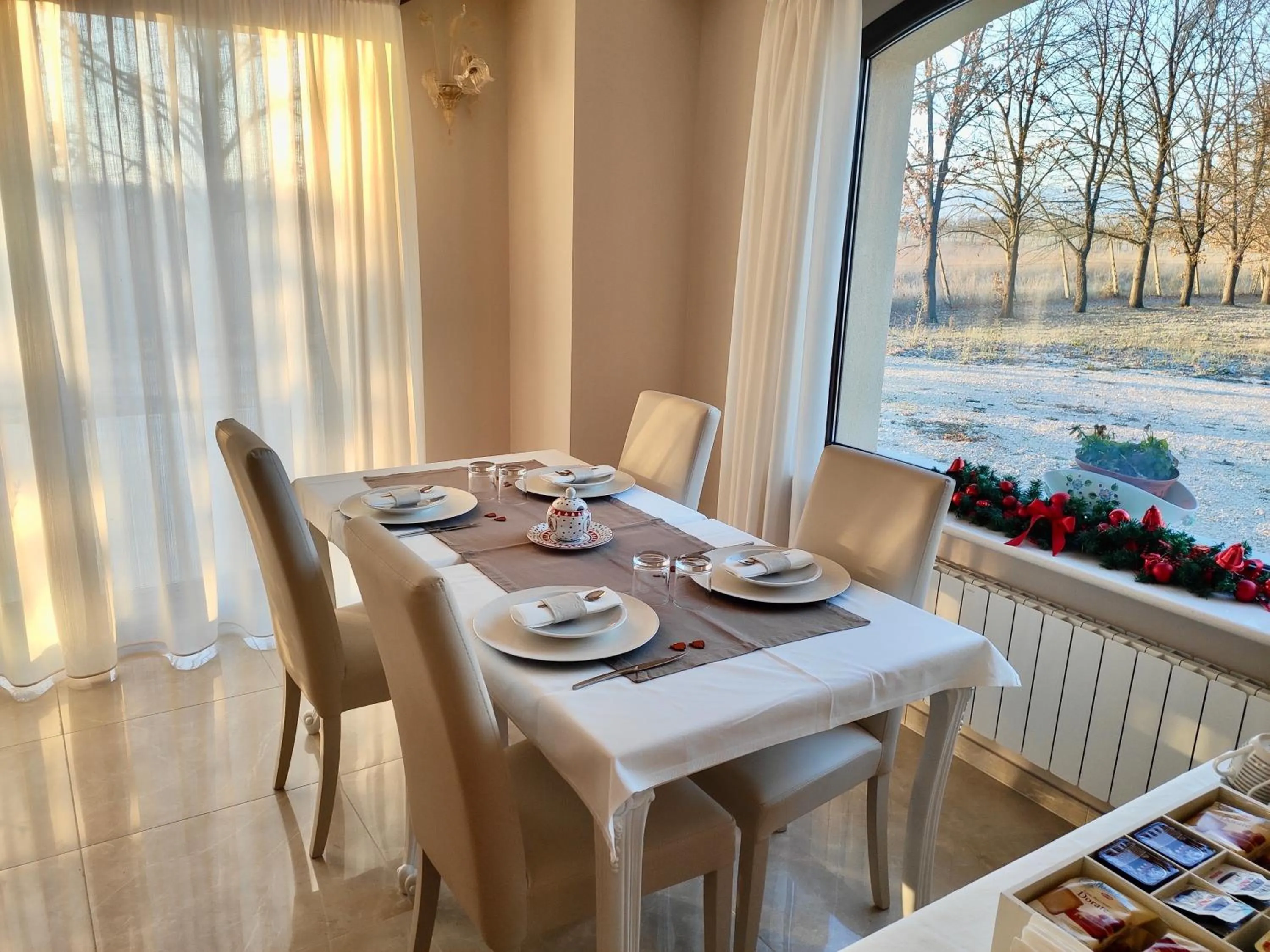 Dining area in Il Castellaccio Bed & Breakfast