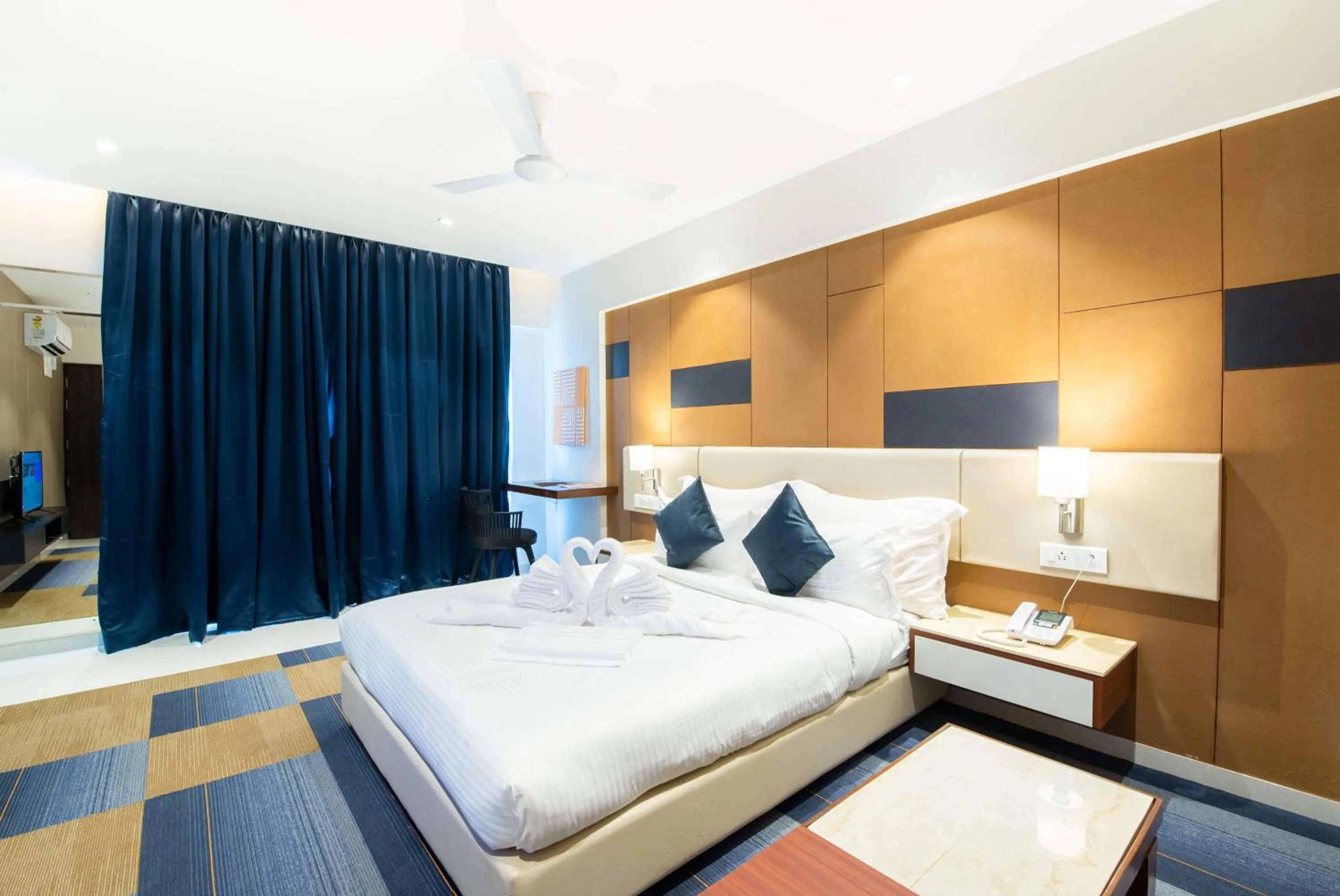 StayBird - B Suite, Business Hotel, Kharadi