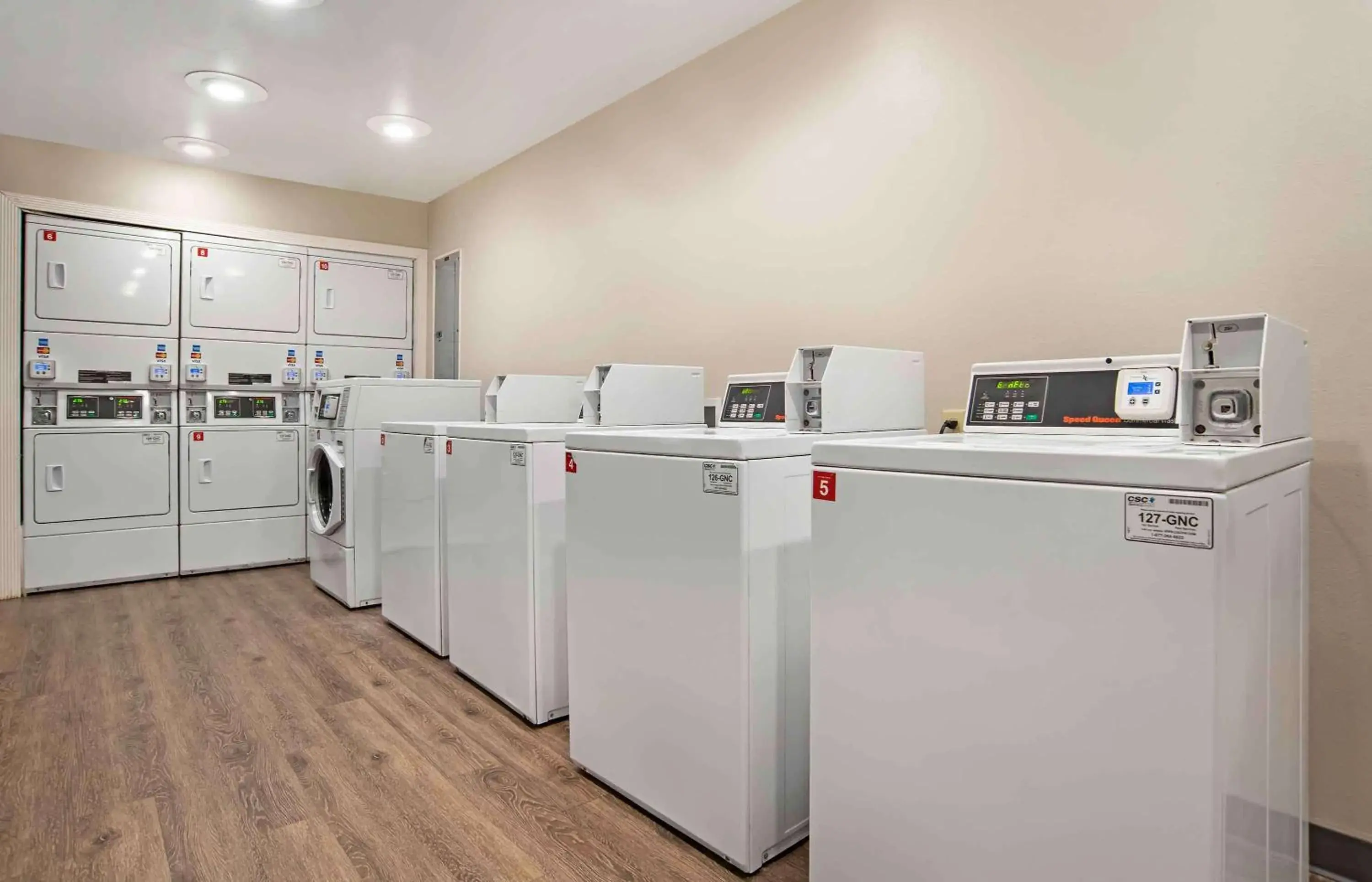 Property building in Extended Stay America Select Suites - Mobile - Daphne Property building in Extended Stay America Select Suites - Mobile - Daphne