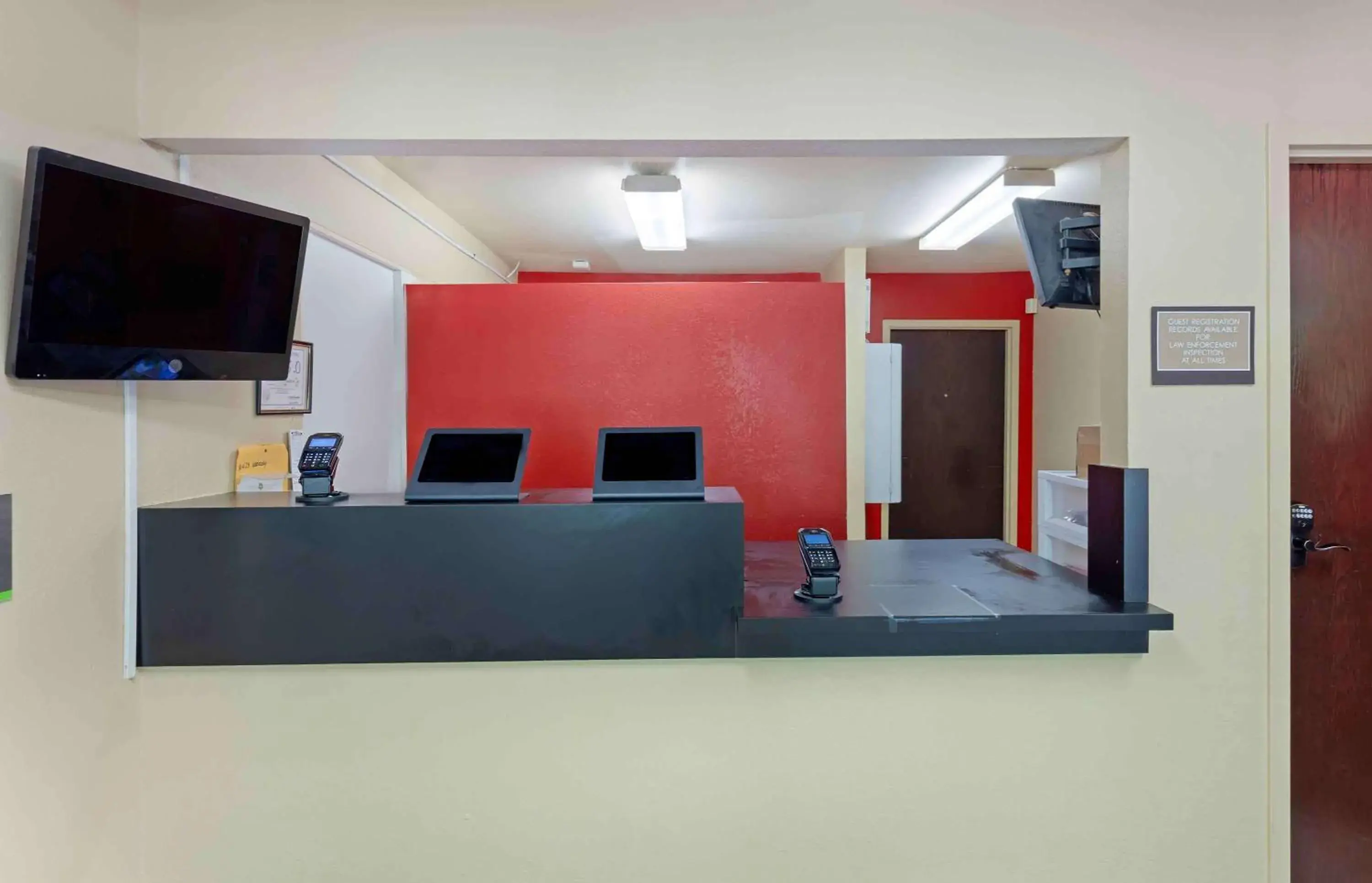 Lobby or reception in Extended Stay America Select Suites - Durham - University Lobby or reception in Extended Stay America Select Suites - Durham - University